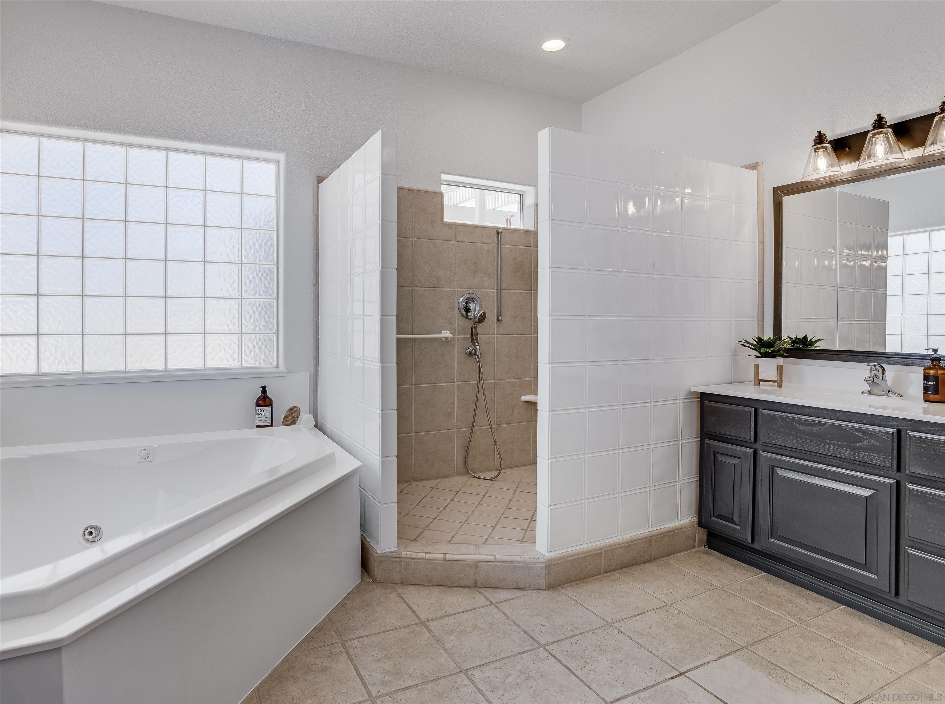 Detail Gallery Image 19 of 46 For 9255  Del Monte Avenue, Yucca Valley,  CA 92284 - 5 Beds | 2/1 Baths