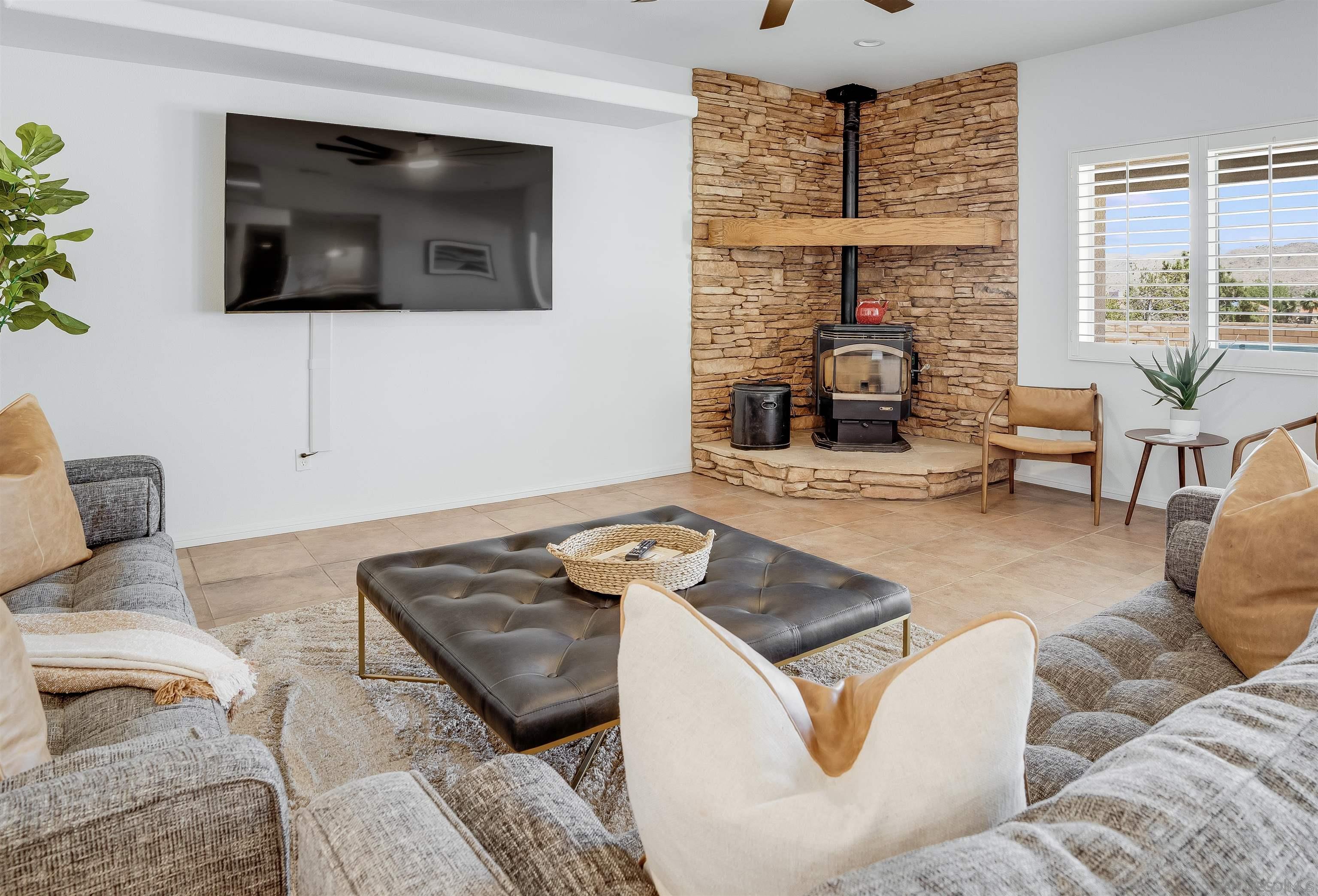 Detail Gallery Image 30 of 46 For 9255  Del Monte Avenue, Yucca Valley,  CA 92284 - 5 Beds | 2/1 Baths