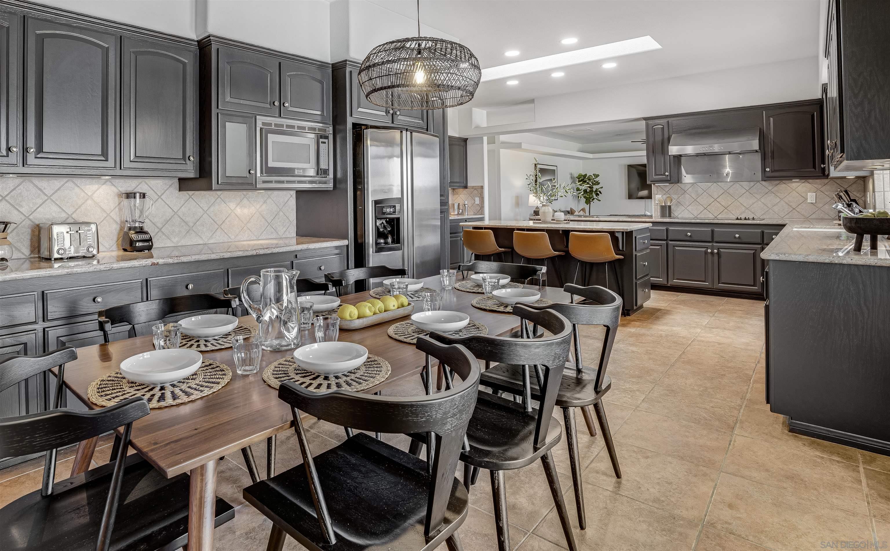 Detail Gallery Image 10 of 46 For 9255  Del Monte Avenue, Yucca Valley,  CA 92284 - 5 Beds | 2/1 Baths