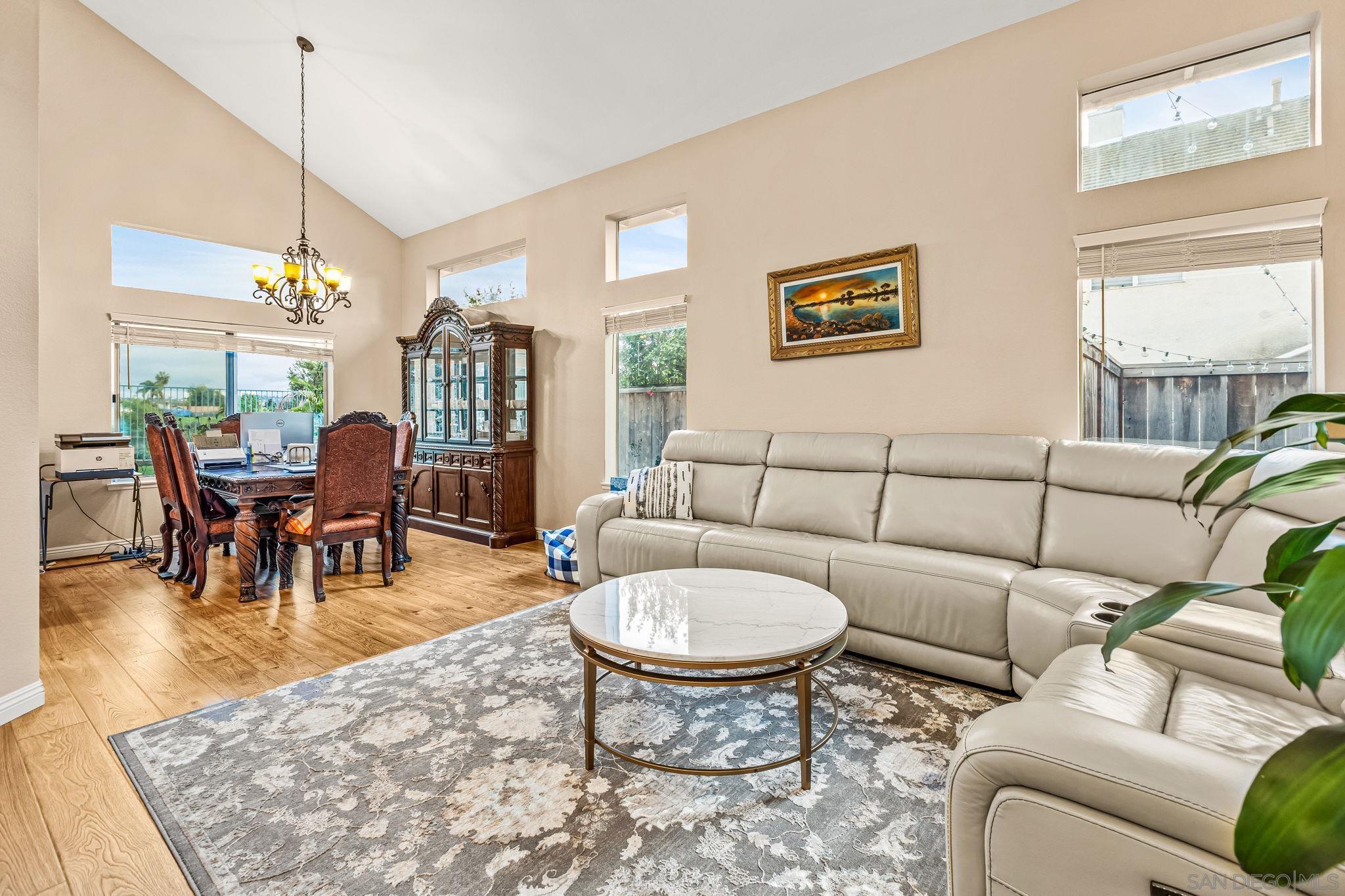 Detail Gallery Image 3 of 25 For 4745  Marblehead Bay Dr, Oceanside,  CA 92057 - 4 Beds | 3 Baths