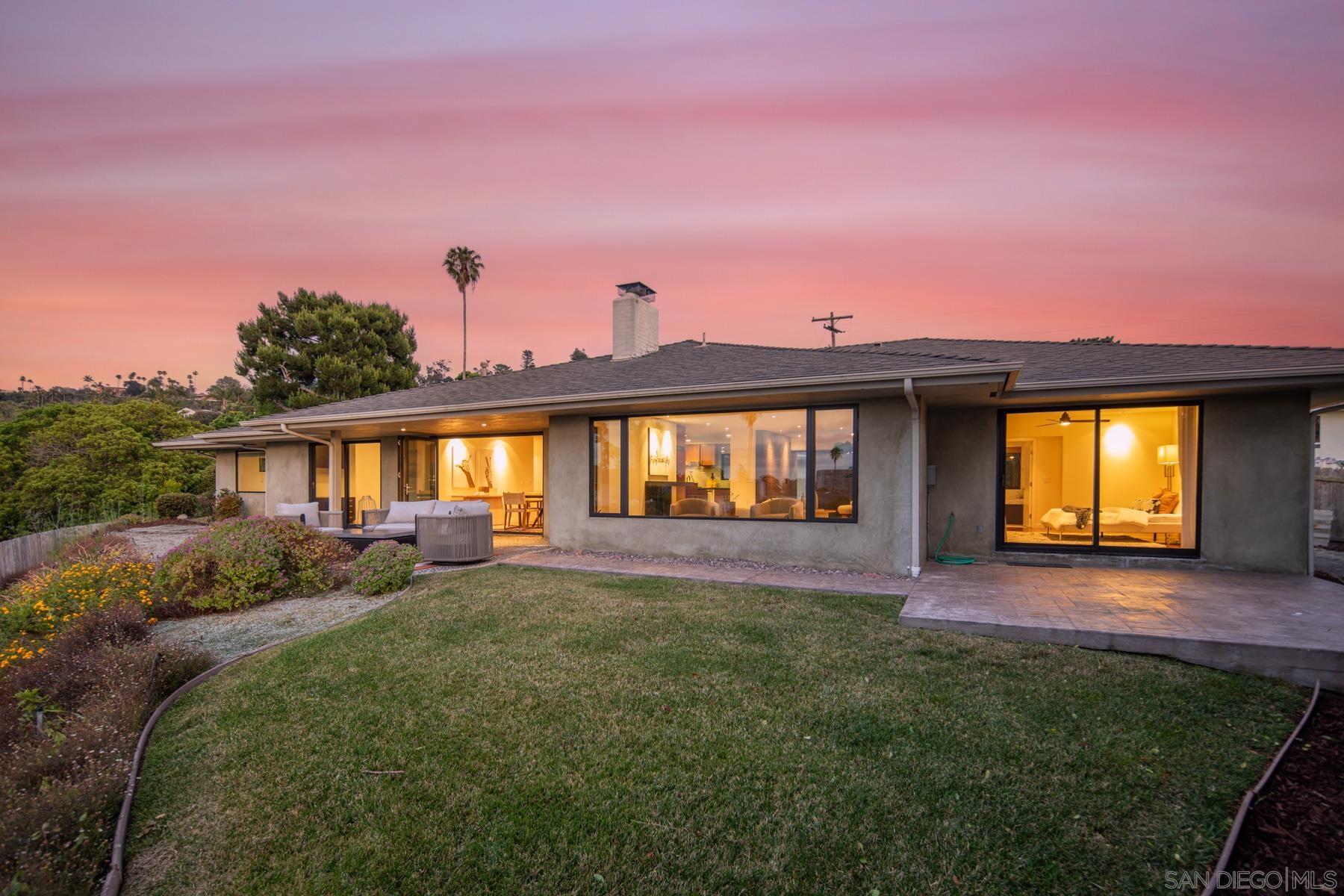 Detail Gallery Image 2 of 18 For 6561  Avenida Wilfredo, La Jolla,  CA 92037 - 4 Beds | 3 Baths