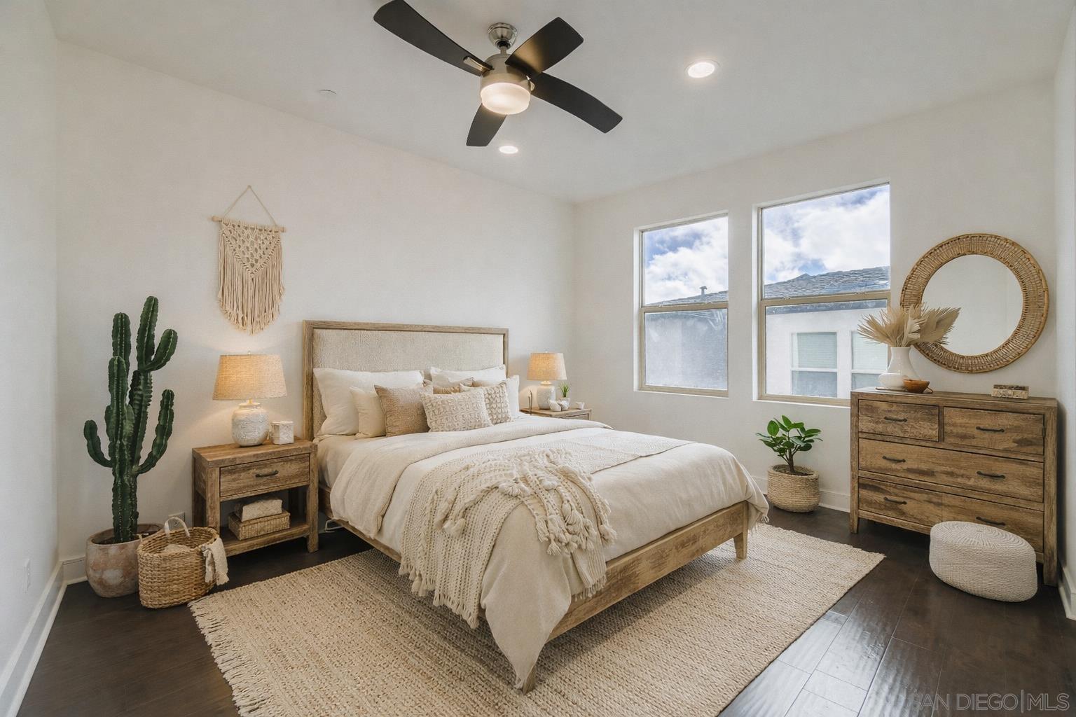 Detail Gallery Image 17 of 55 For 2624  Aperture Cir, San Diego,  CA 92108 - 3 Beds | 2/1 Baths