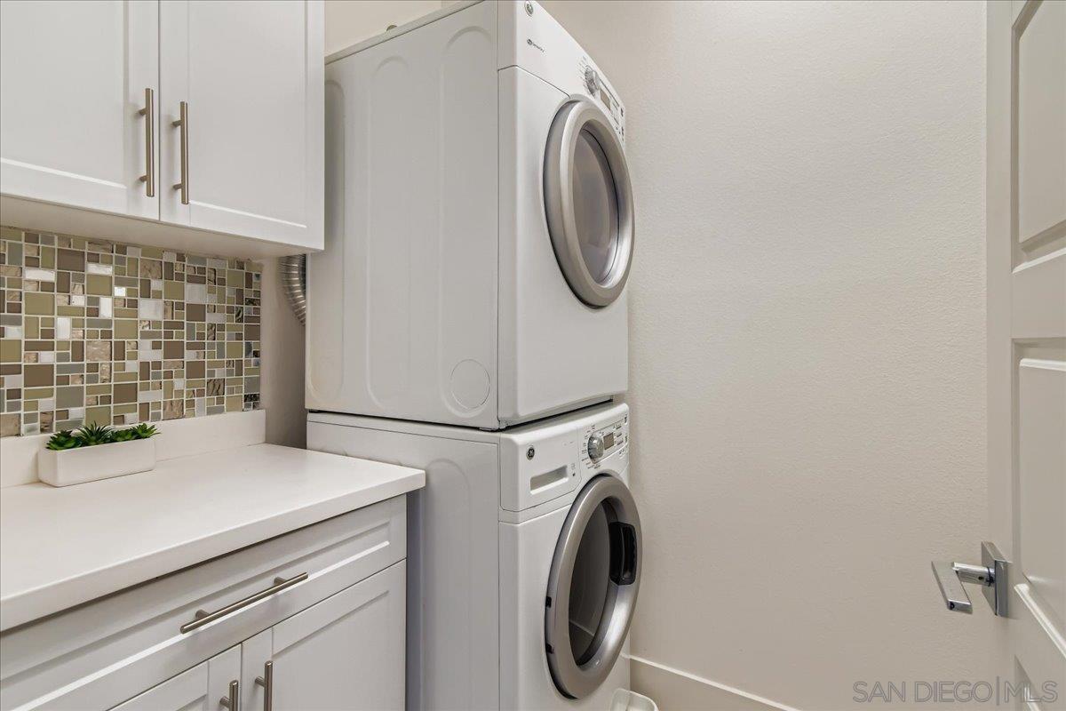 Detail Gallery Image 21 of 55 For 2624  Aperture Cir, San Diego,  CA 92108 - 3 Beds | 2/1 Baths