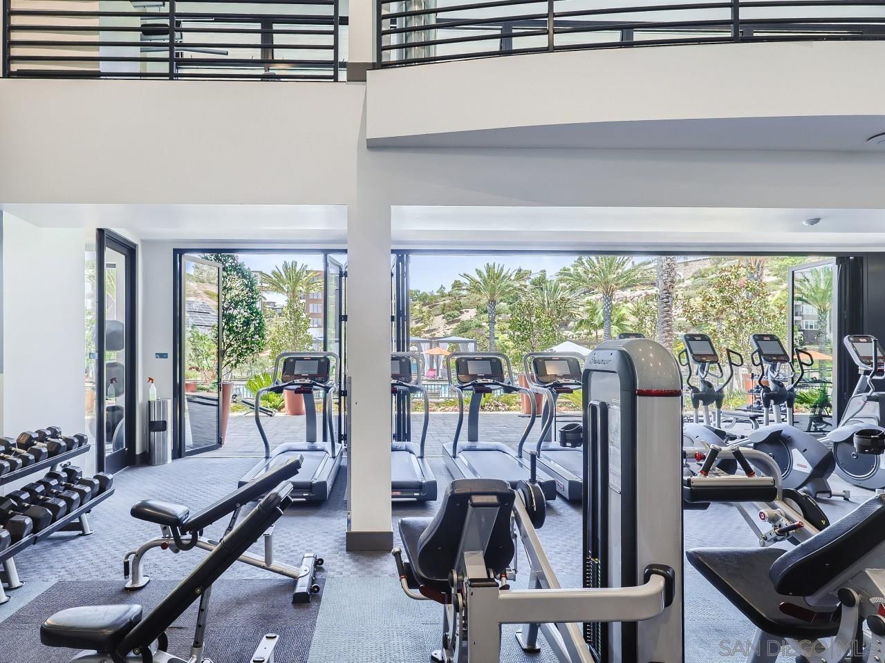 Detail Gallery Image 38 of 55 For 2624  Aperture Cir, San Diego,  CA 92108 - 3 Beds | 2/1 Baths