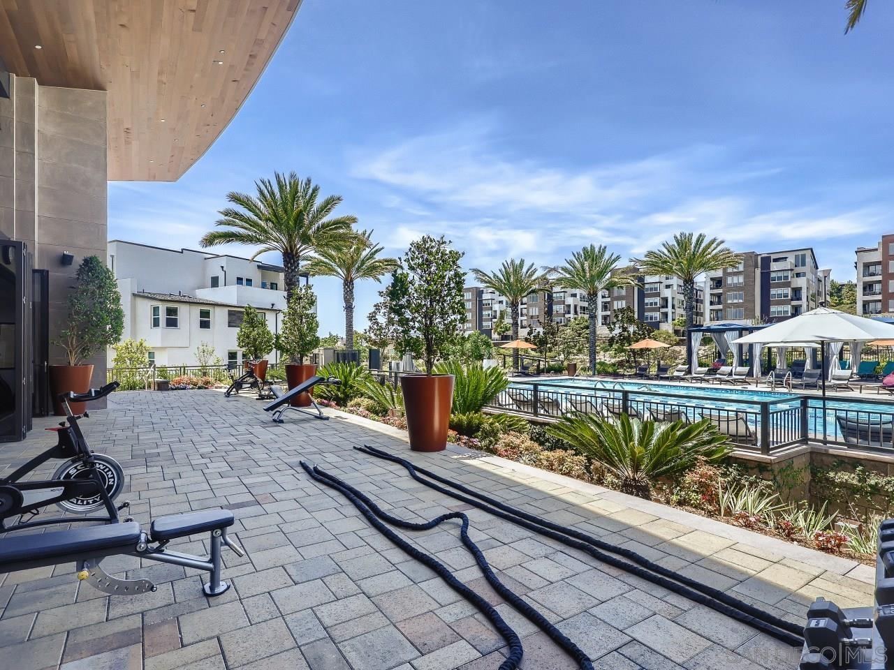 Detail Gallery Image 39 of 55 For 2624  Aperture Cir, San Diego,  CA 92108 - 3 Beds | 2/1 Baths