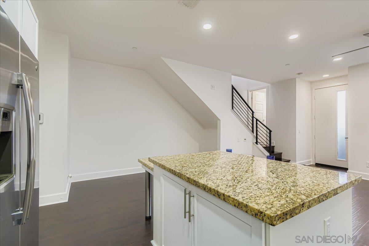 Detail Gallery Image 8 of 55 For 2624  Aperture Cir, San Diego,  CA 92108 - 3 Beds | 2/1 Baths