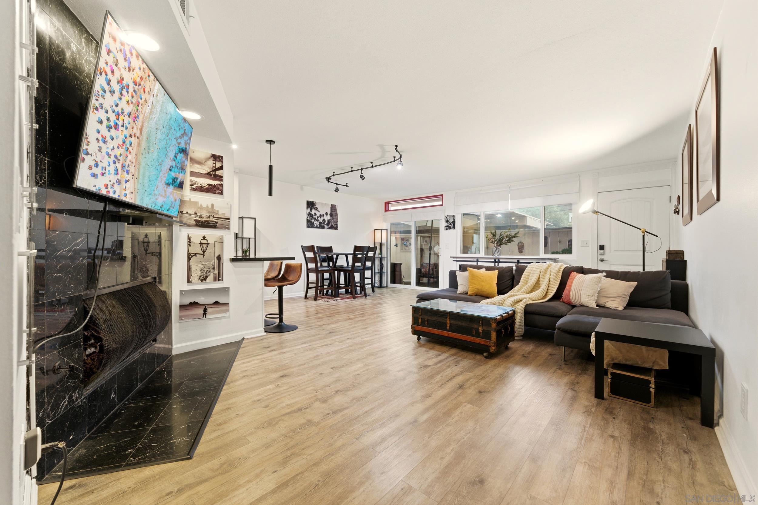 Detail Gallery Image 2 of 34 For 3116  Groton Way  #2,  San Diego,  CA 92110 - 3 Beds | 2 Baths