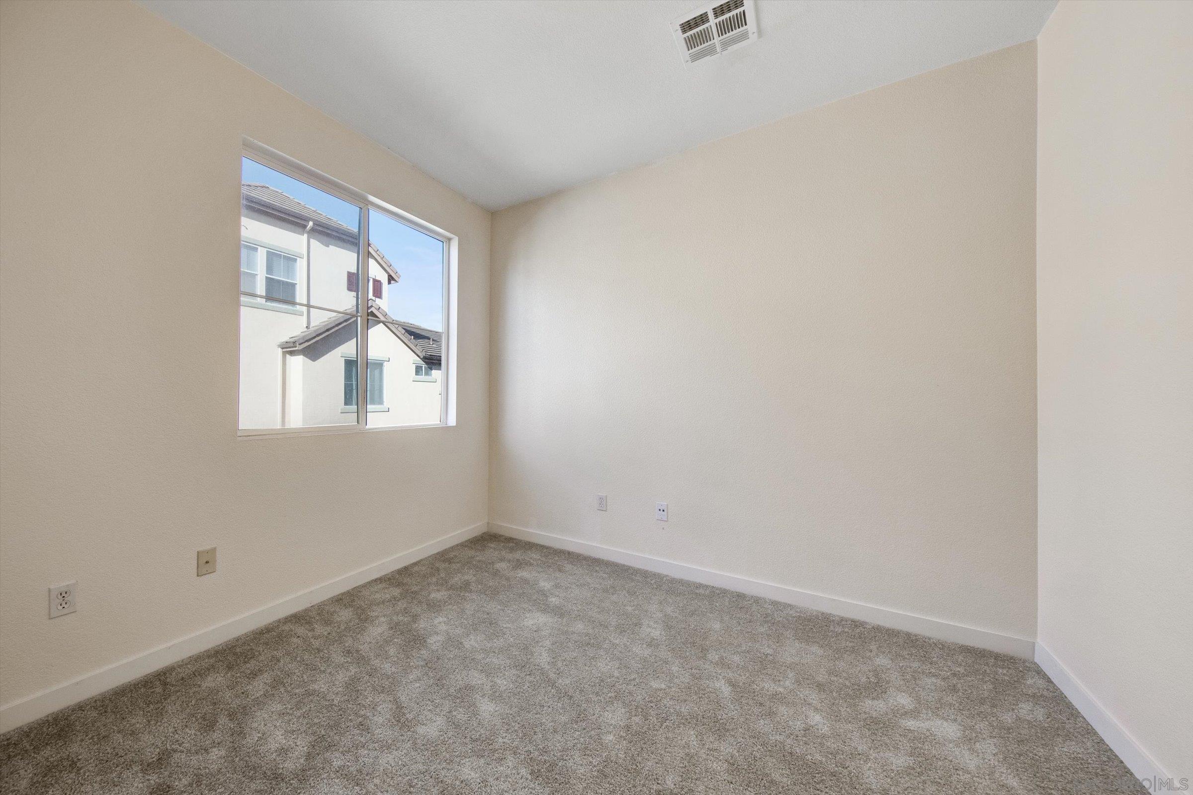 Detail Gallery Image 14 of 21 For 1583  Sumac Pl, Chula Vista,  CA 91915 - 3 Beds | 3 Baths