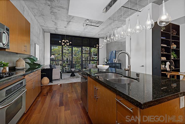 Front Image Thumbnail for SD2600152