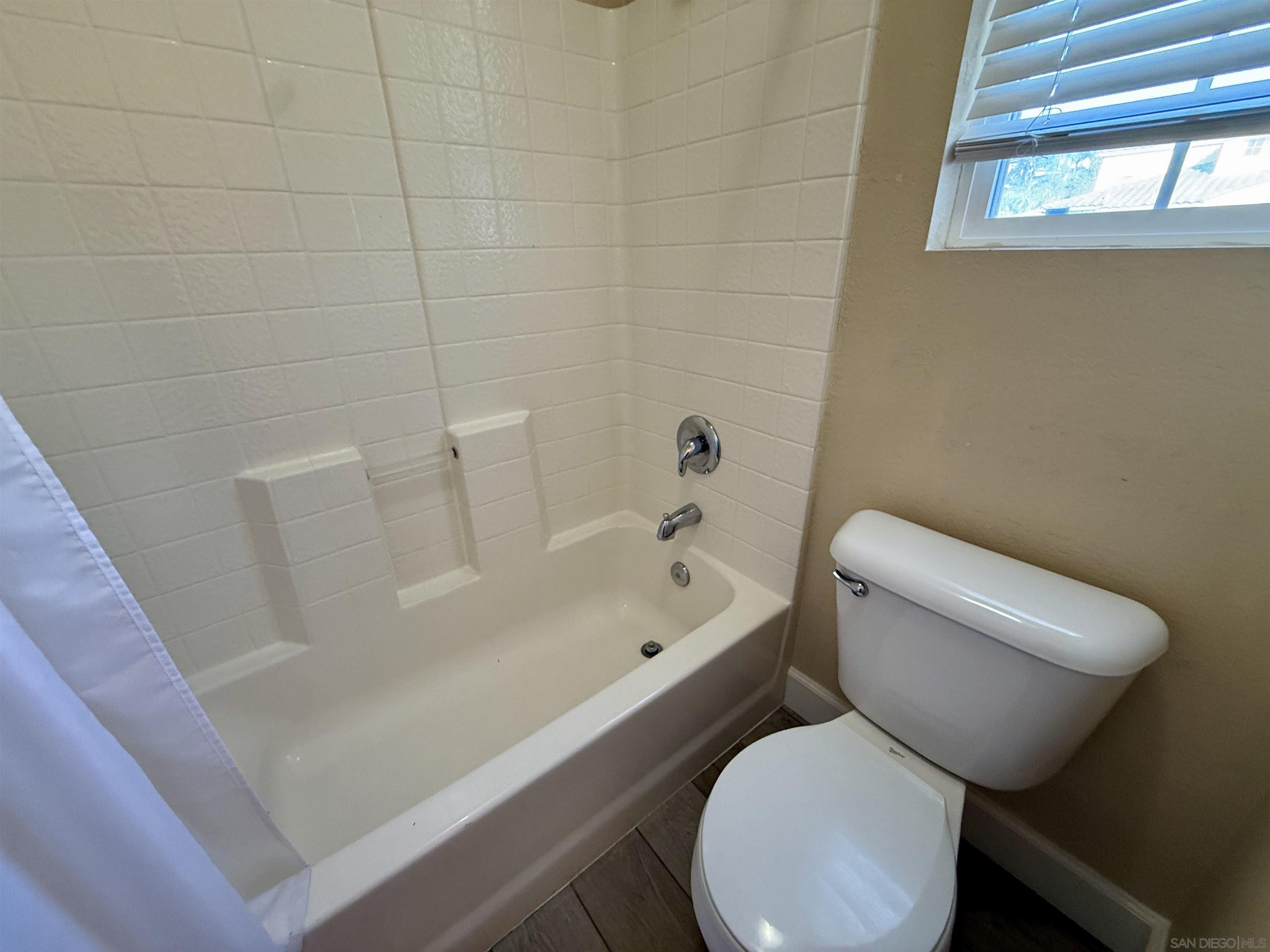 Detail Gallery Image 30 of 50 For 6471  Terraza Portico, Carlsbad,  CA 92009 - 3 Beds | 2/1 Baths