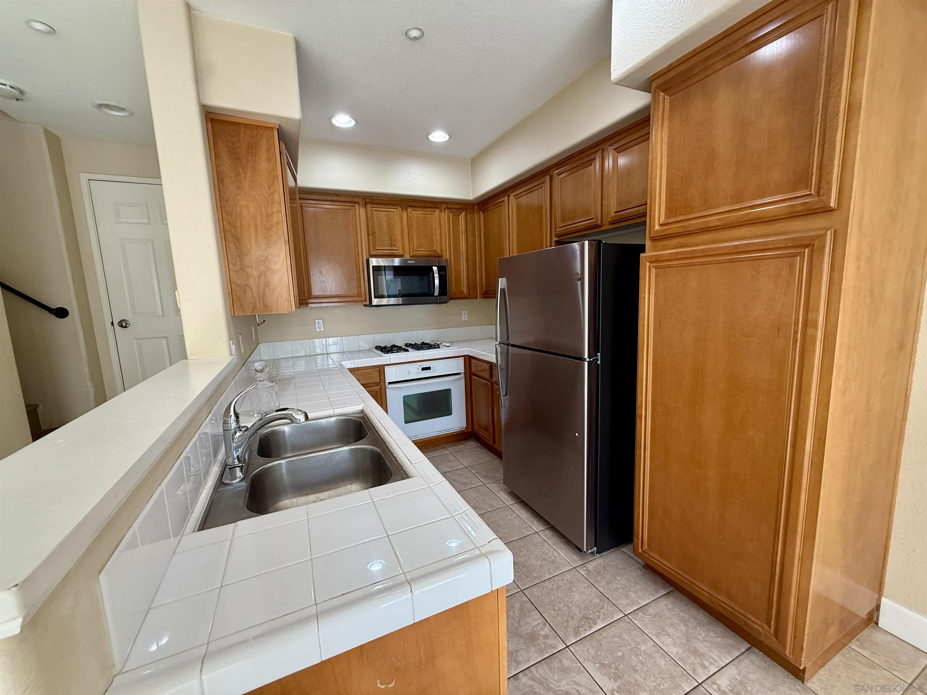 Detail Gallery Image 5 of 50 For 6471  Terraza Portico, Carlsbad,  CA 92009 - 3 Beds | 2/1 Baths