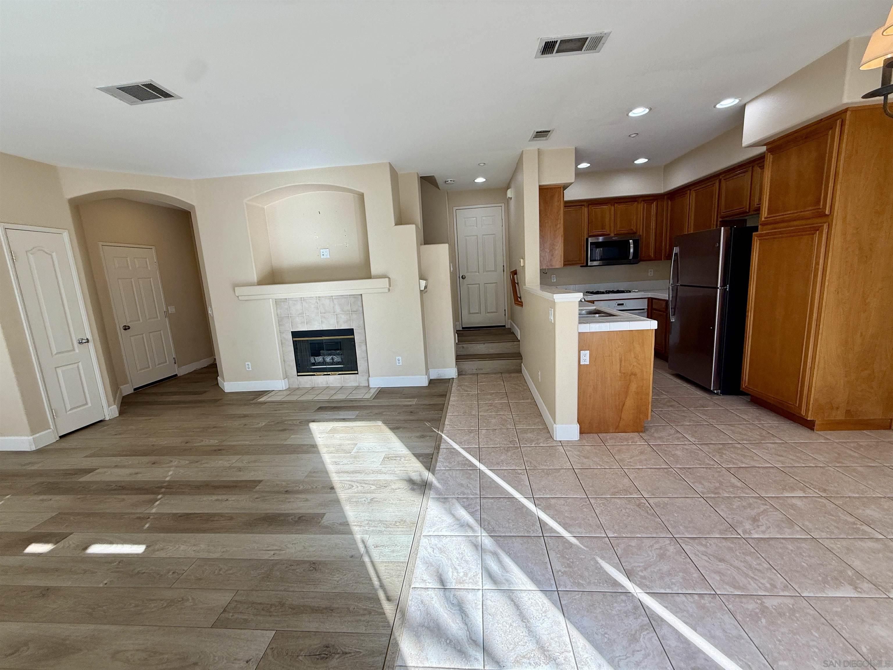 Detail Gallery Image 6 of 50 For 6471  Terraza Portico, Carlsbad,  CA 92009 - 3 Beds | 2/1 Baths