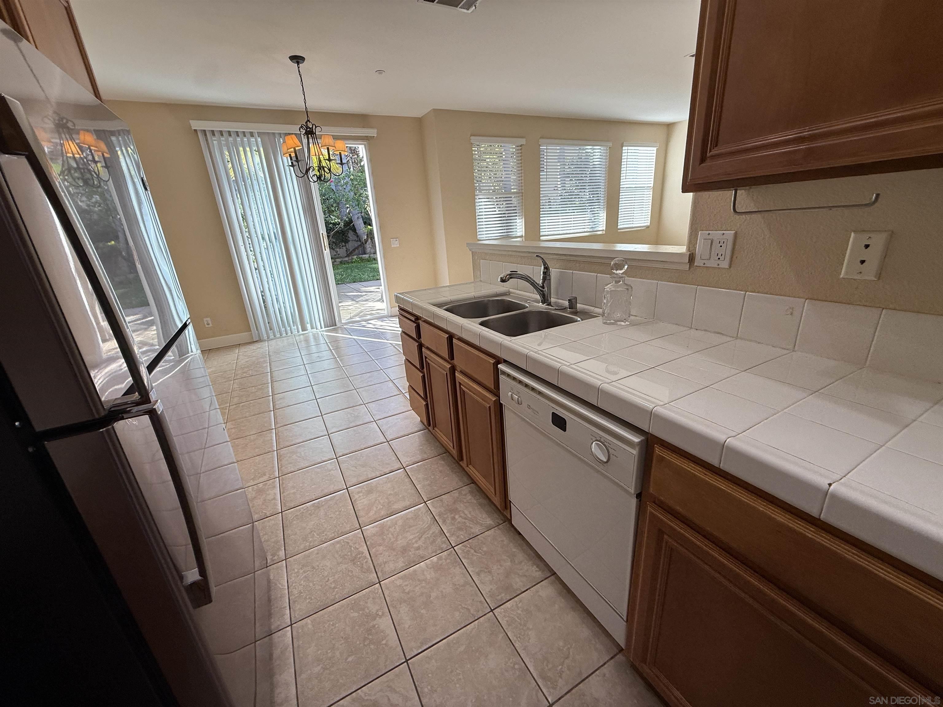 Detail Gallery Image 8 of 50 For 6471  Terraza Portico, Carlsbad,  CA 92009 - 3 Beds | 2/1 Baths