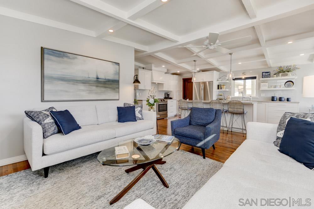 Detail Gallery Image 11 of 38 For 250  Redwood Ave, Carlsbad,  CA 92008 - 3 Beds | 2 Baths