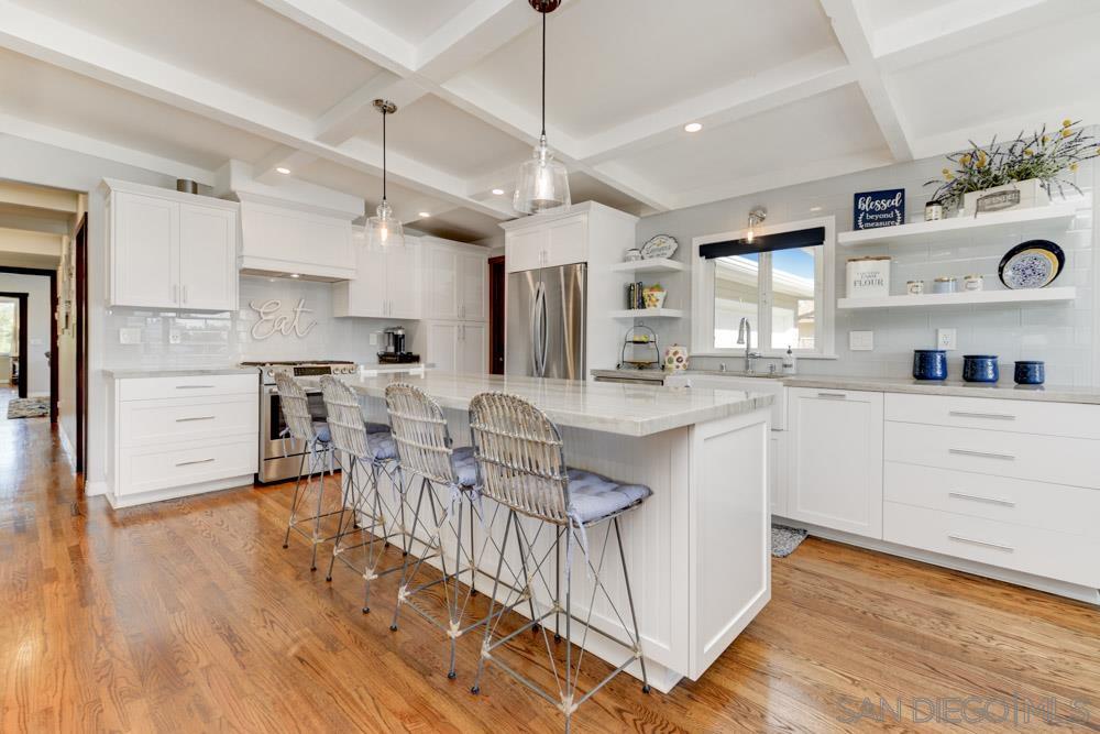 Detail Gallery Image 12 of 38 For 250  Redwood Ave, Carlsbad,  CA 92008 - 3 Beds | 2 Baths