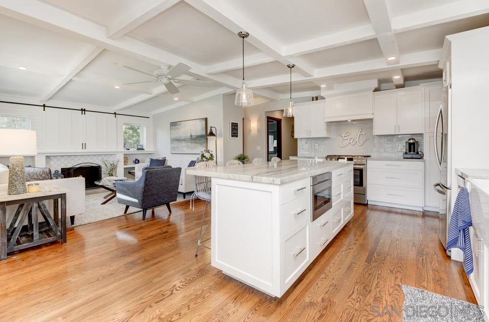 Detail Gallery Image 14 of 38 For 250  Redwood Ave, Carlsbad,  CA 92008 - 3 Beds | 2 Baths