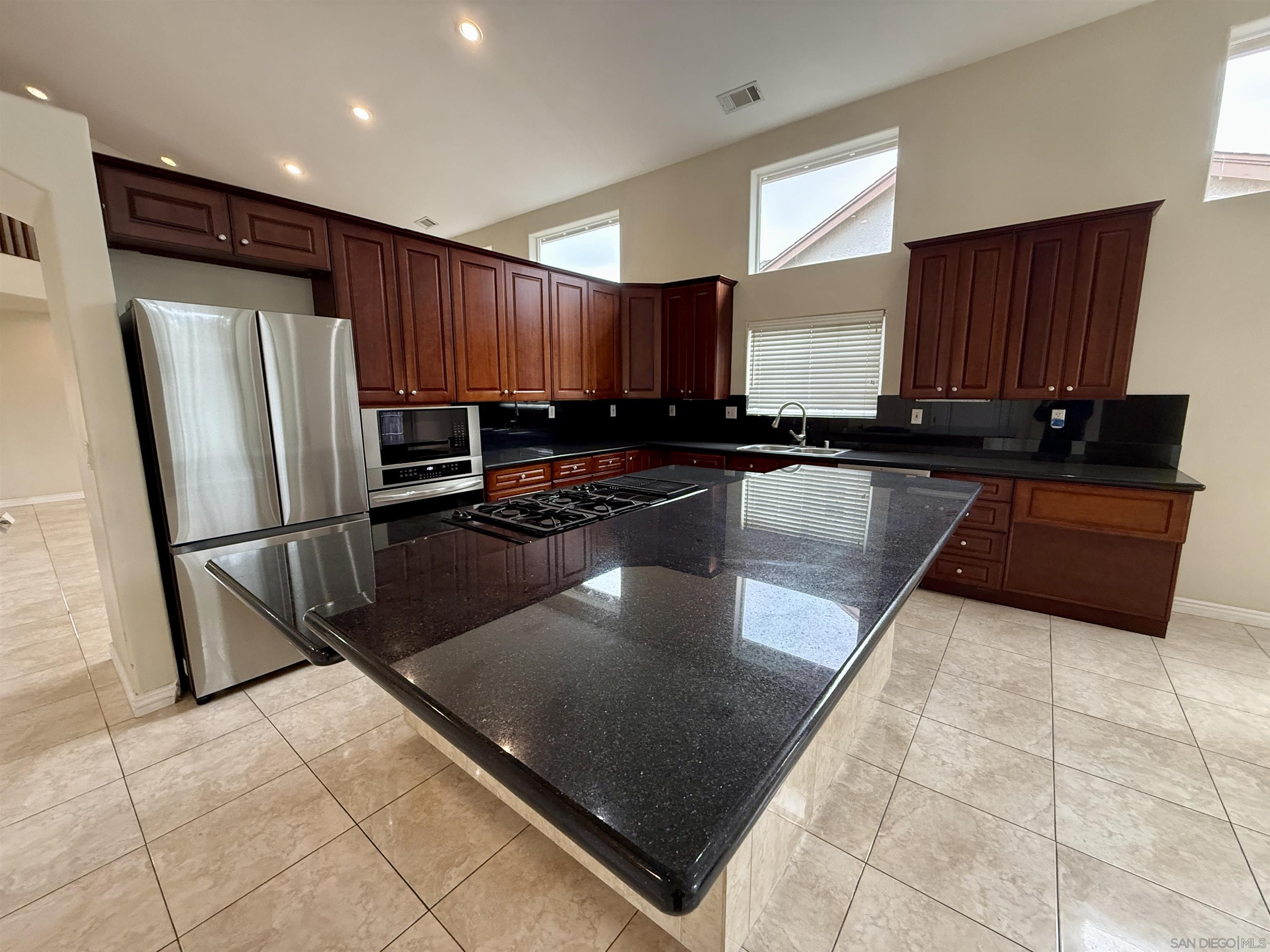 Detail Gallery Image 2 of 65 For 12665  Sundance Ave, San Diego,  CA 92129 - 7 Beds | 4 Baths