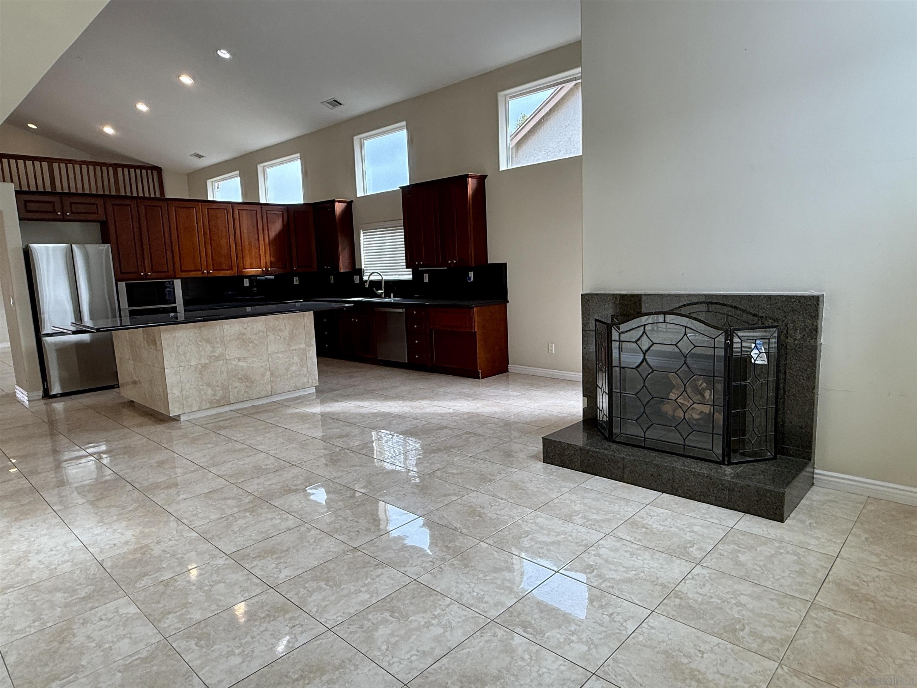 Detail Gallery Image 11 of 65 For 12665  Sundance Ave, San Diego,  CA 92129 - 7 Beds | 4 Baths