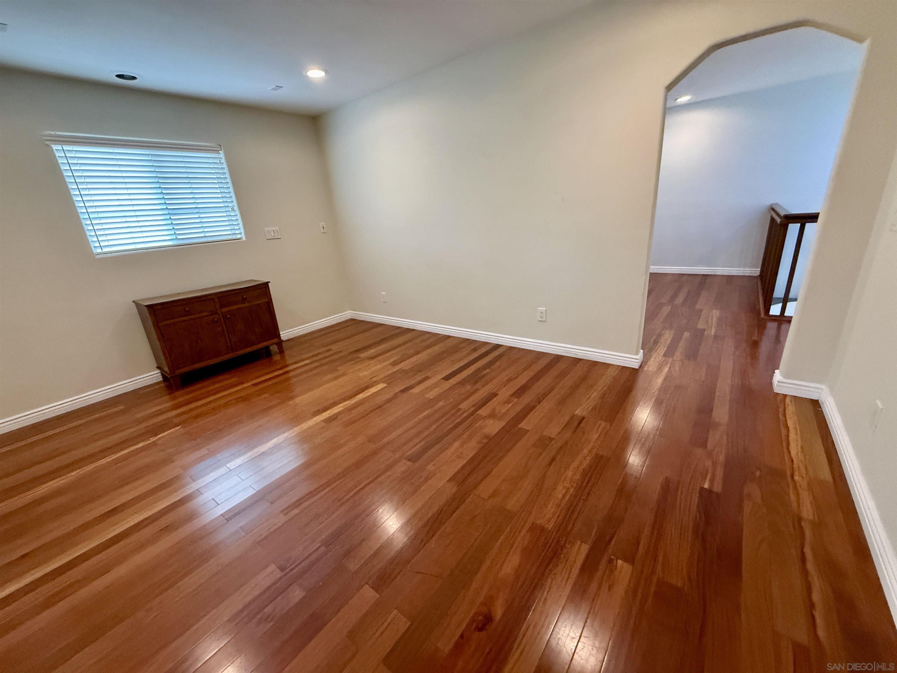 Detail Gallery Image 12 of 65 For 12665  Sundance Ave, San Diego,  CA 92129 - 7 Beds | 4 Baths