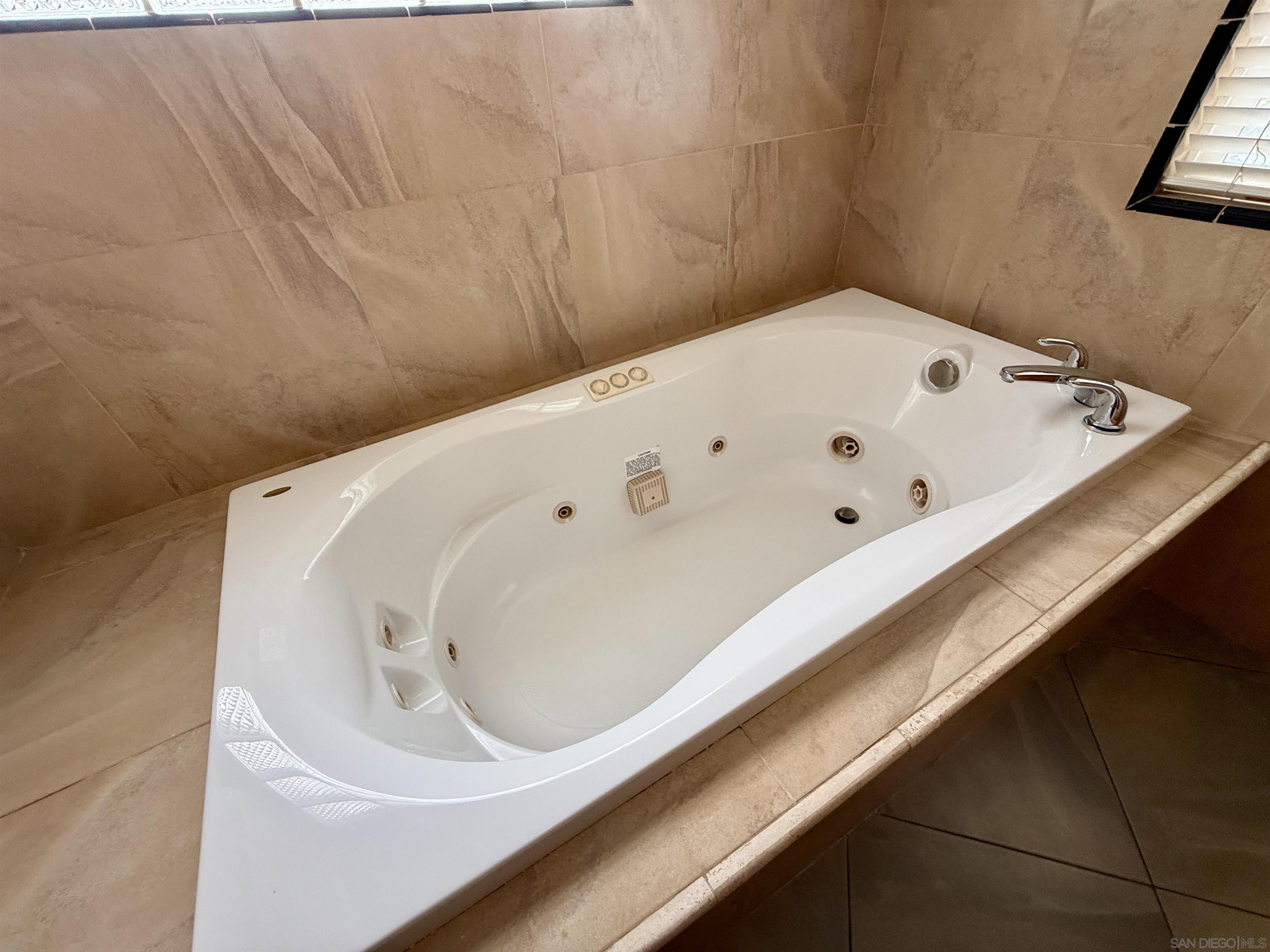 Detail Gallery Image 16 of 65 For 12665  Sundance Ave, San Diego,  CA 92129 - 7 Beds | 4 Baths