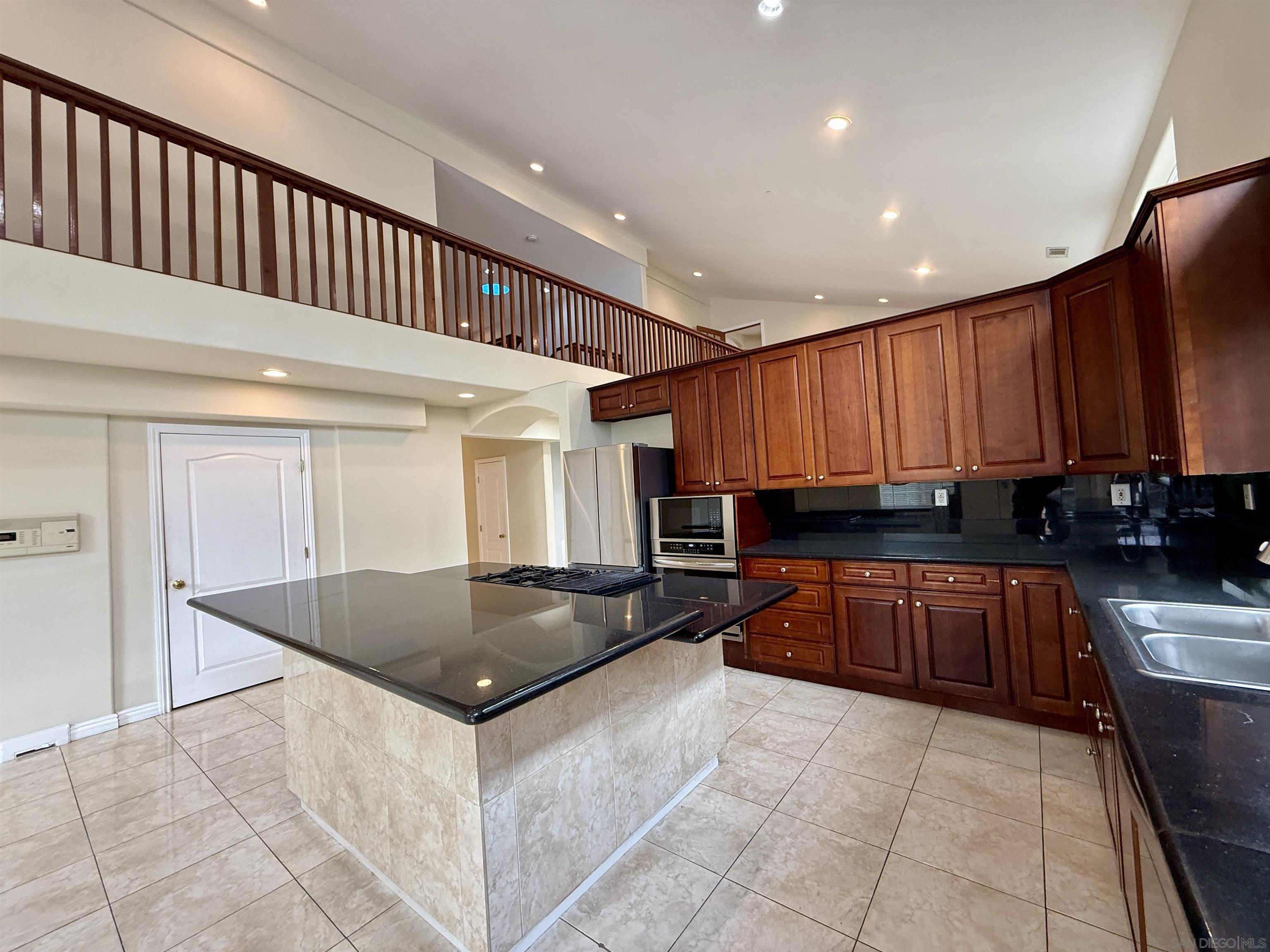 Detail Gallery Image 6 of 65 For 12665  Sundance Ave, San Diego,  CA 92129 - 7 Beds | 4 Baths