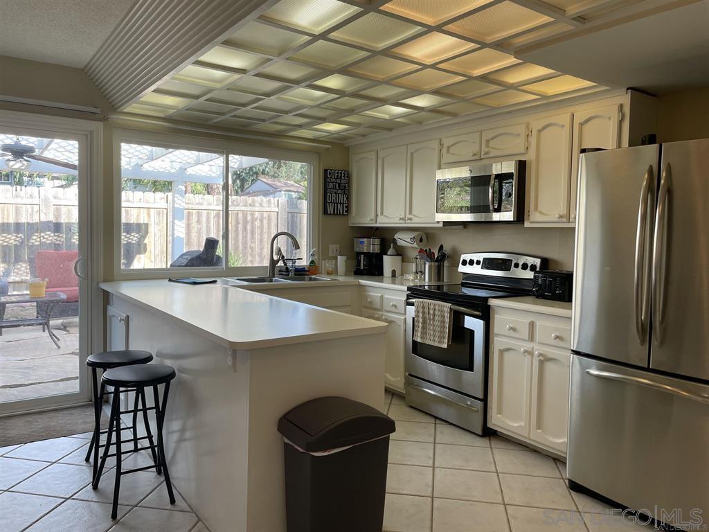 Detail Gallery Image 7 of 30 For 17445  Hada Dr, San Diego,  CA 92127 - 4 Beds | 2 Baths