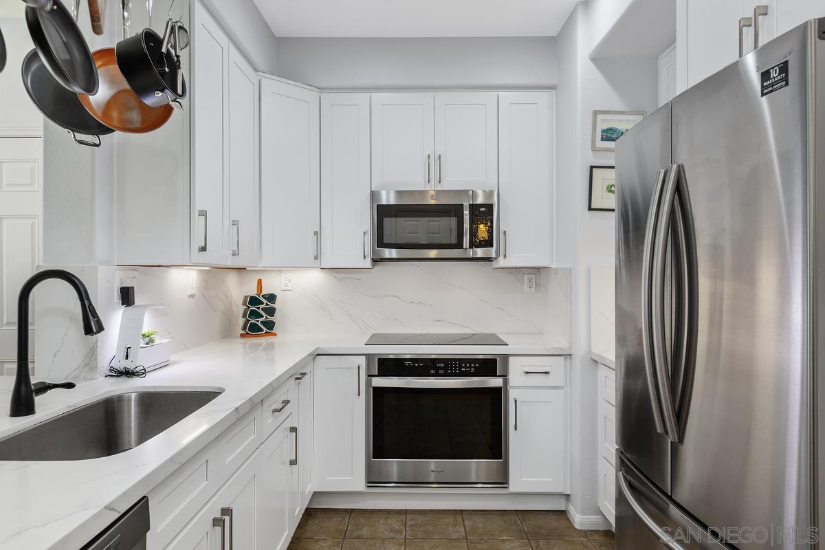 Detail Gallery Image 4 of 28 For 2712  Matera Lane, San Diego,  CA 92108 - 3 Beds | 2/1 Baths