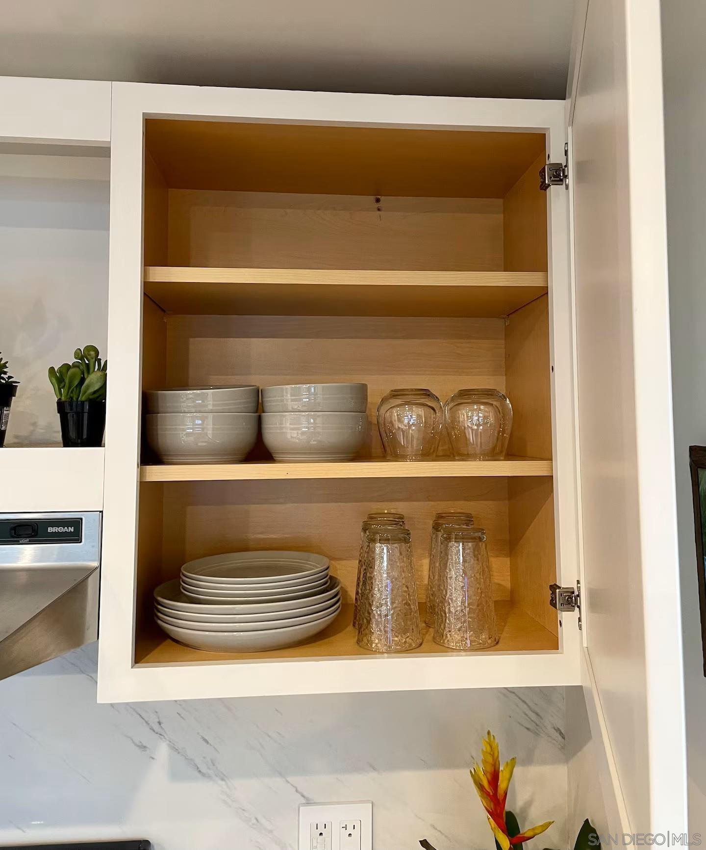 Detail Gallery Image 6 of 23 For 5217  Arlene St  a, San Diego,  CA 92117 - 0 Beds | 1 Baths