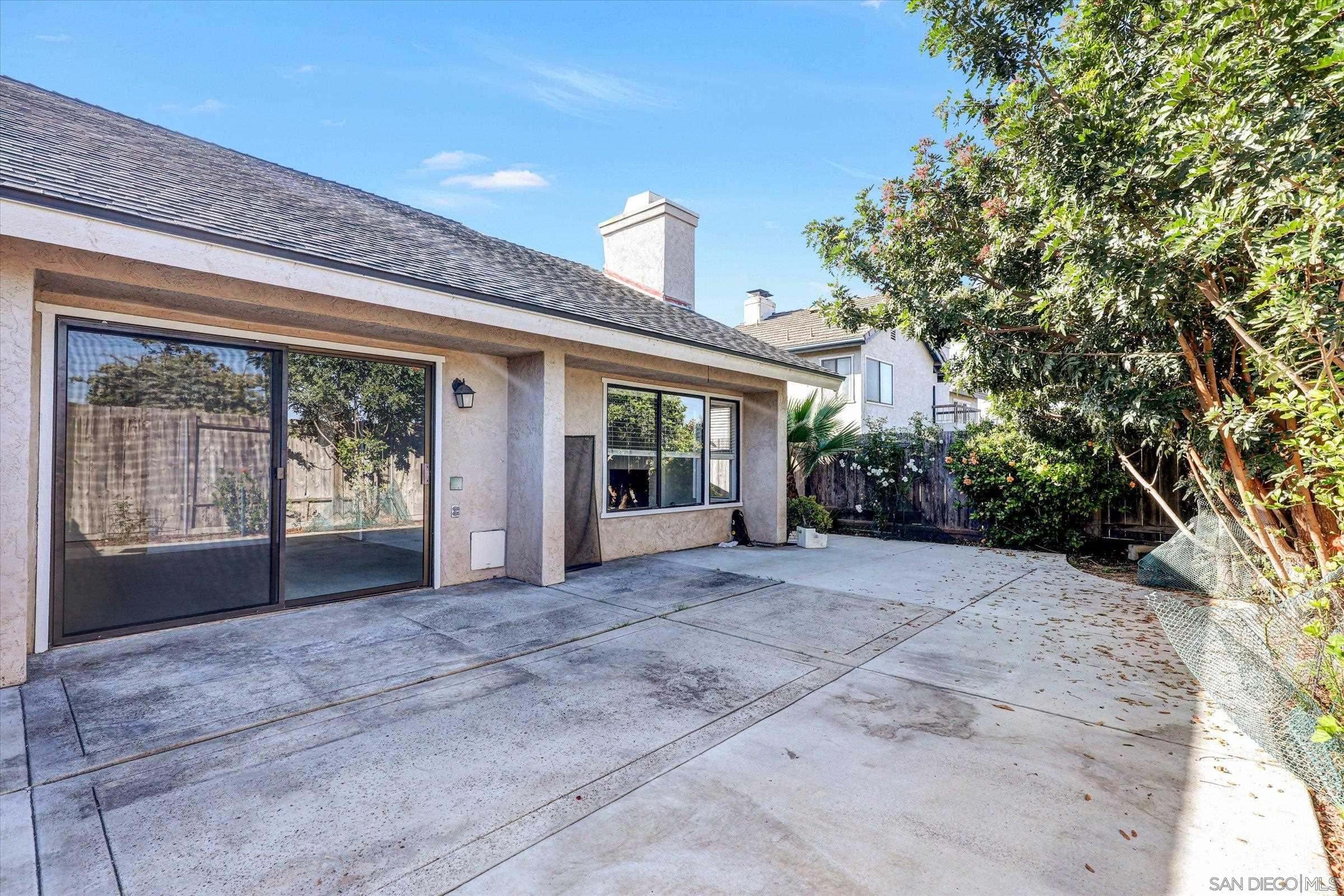 Detail Gallery Image 2 of 27 For 9488  Hiker Hill Rd, San Diego,  CA 92129 - 2 Beds | 1/1 Baths