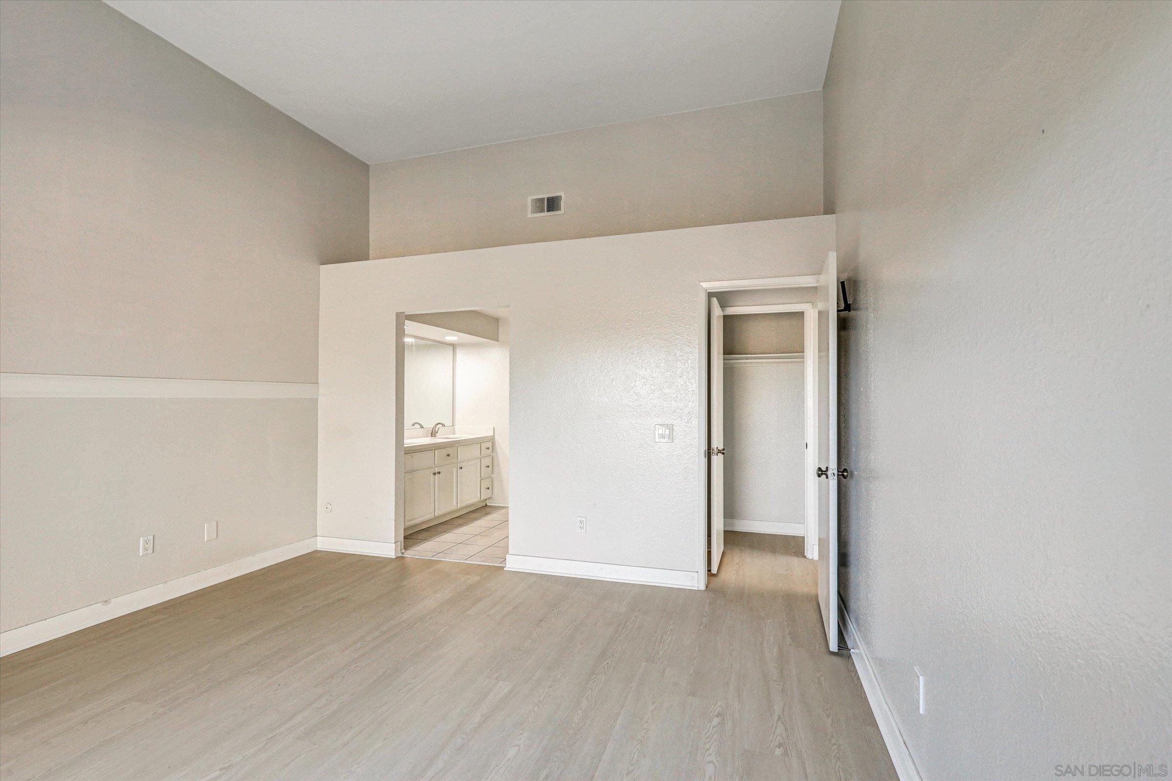 Detail Gallery Image 23 of 27 For 9488  Hiker Hill Rd, San Diego,  CA 92129 - 2 Beds | 1/1 Baths