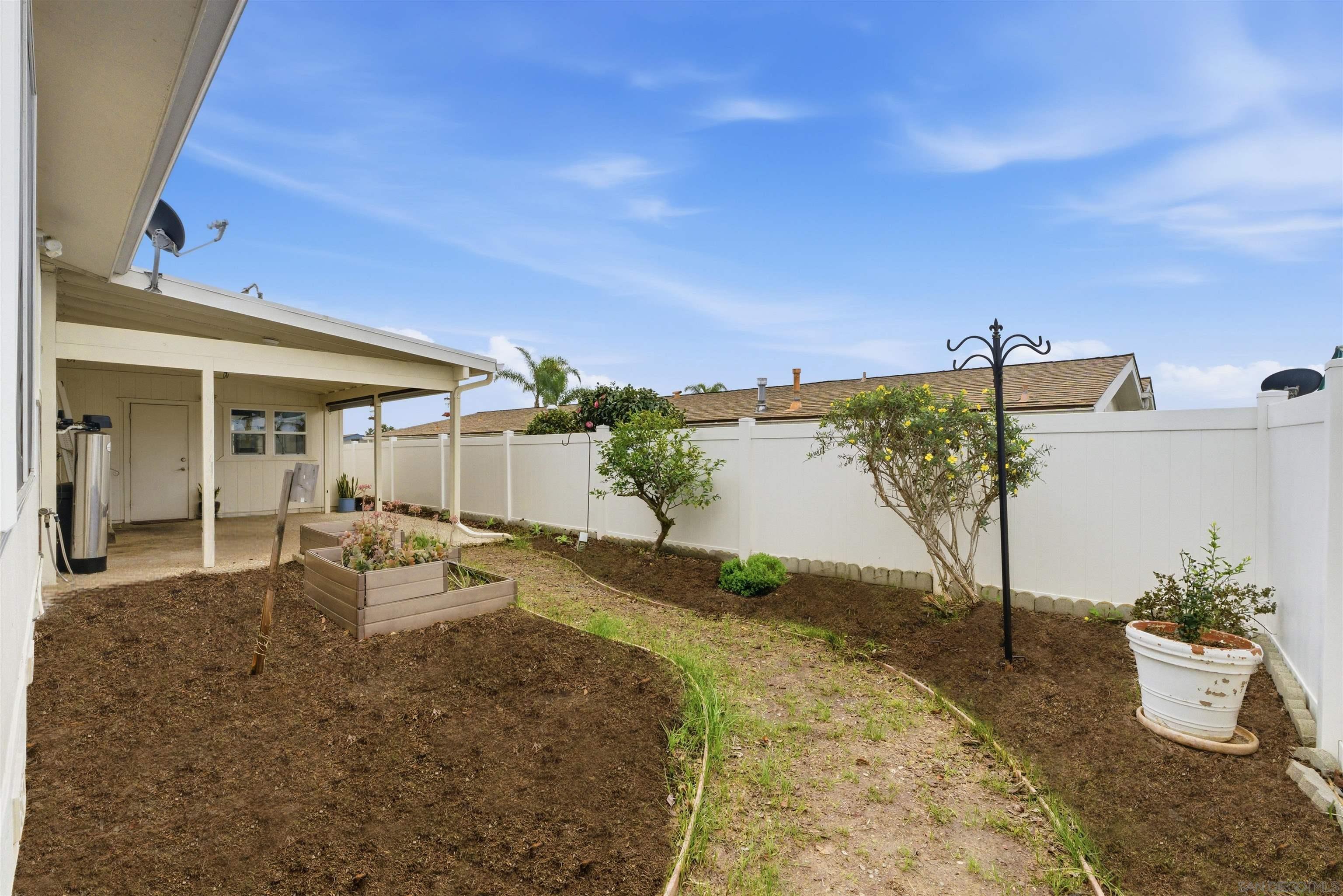 Detail Gallery Image 27 of 38 For 630  via Columbia, Vista,  CA 92081 - 2 Beds | 2 Baths