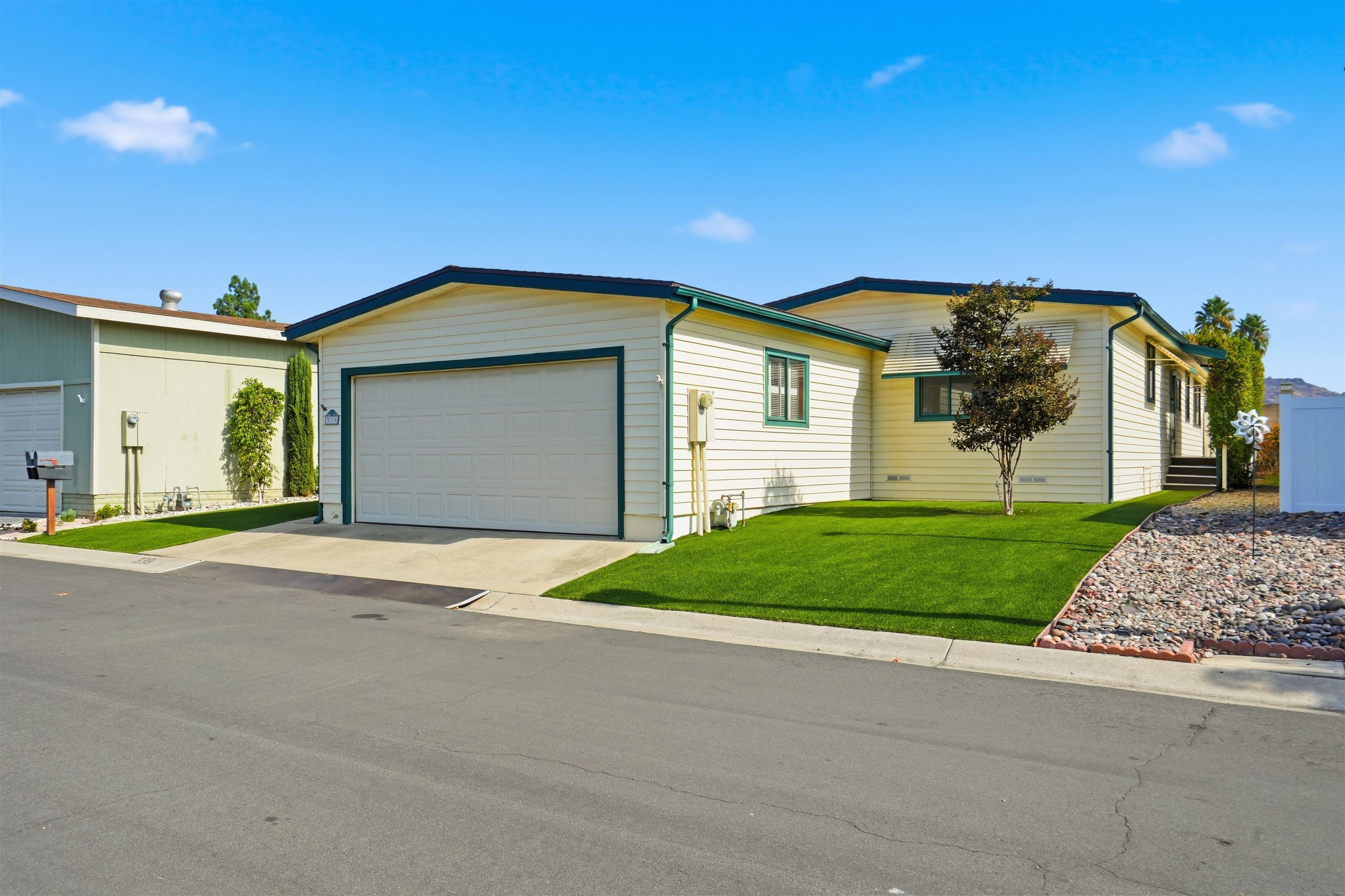 Detail Gallery Image 3 of 51 For 9255 N Magnolia  #339,  Santee,  CA 92071 - 2 Beds | 2 Baths