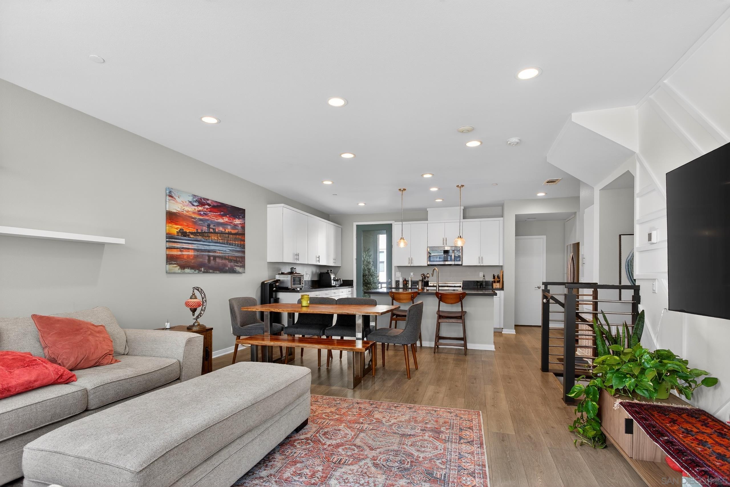 Detail Gallery Image 12 of 53 For 1566  Vista Del Mar  2, Oceanside,  CA 92054 - 3 Beds | 3/1 Baths