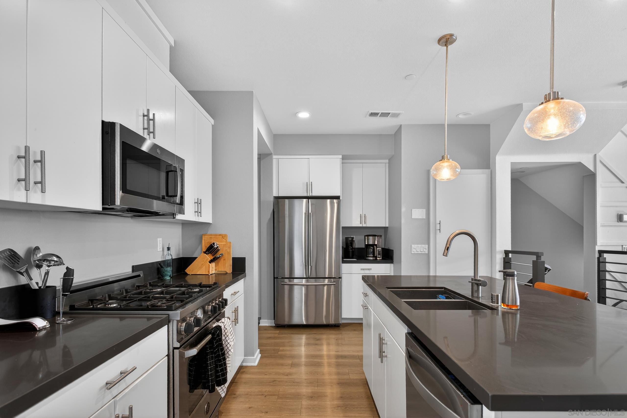 Detail Gallery Image 18 of 53 For 1566  Vista Del Mar  2, Oceanside,  CA 92054 - 3 Beds | 3/1 Baths