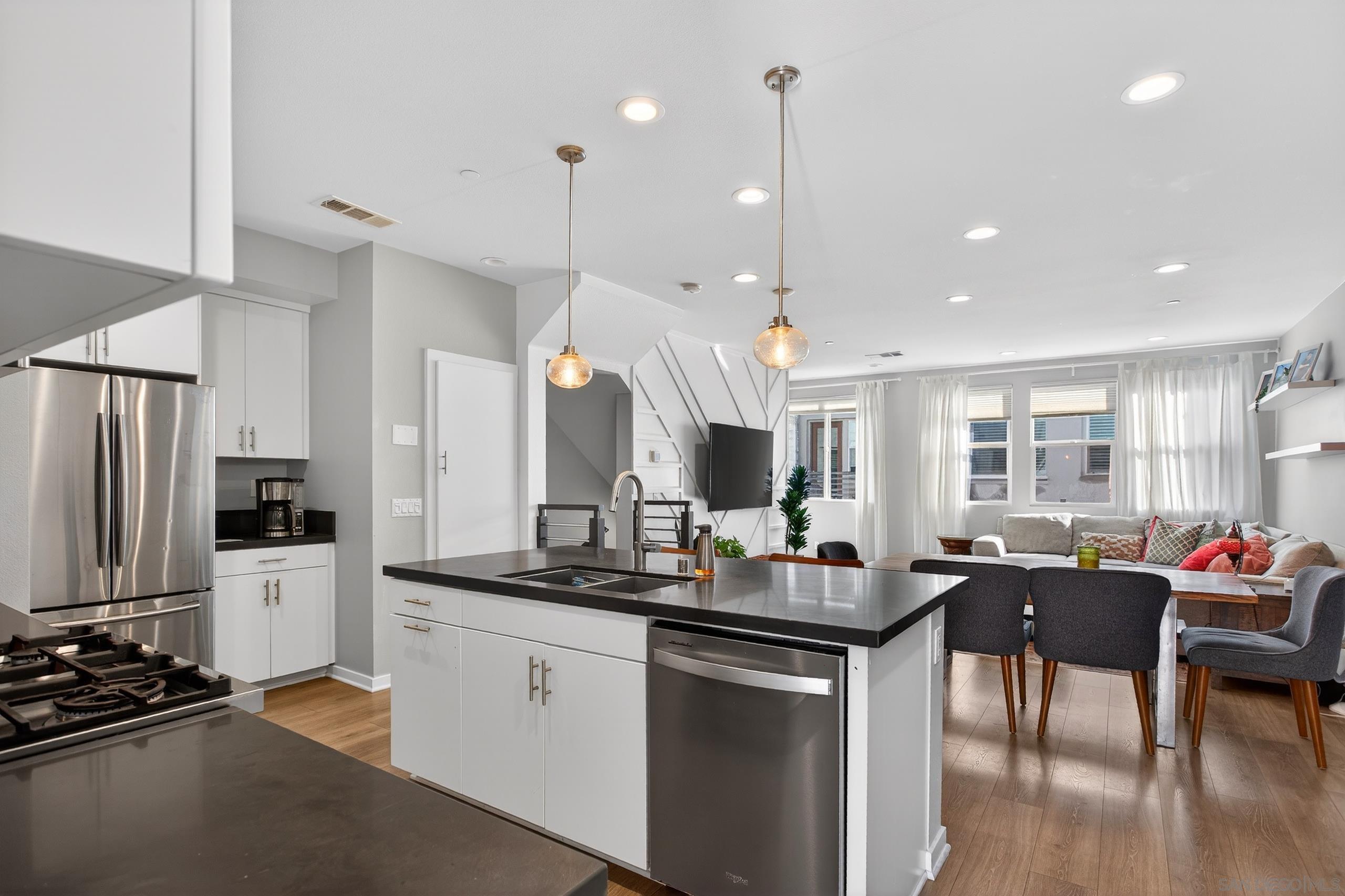 Detail Gallery Image 19 of 53 For 1566  Vista Del Mar  2, Oceanside,  CA 92054 - 3 Beds | 3/1 Baths