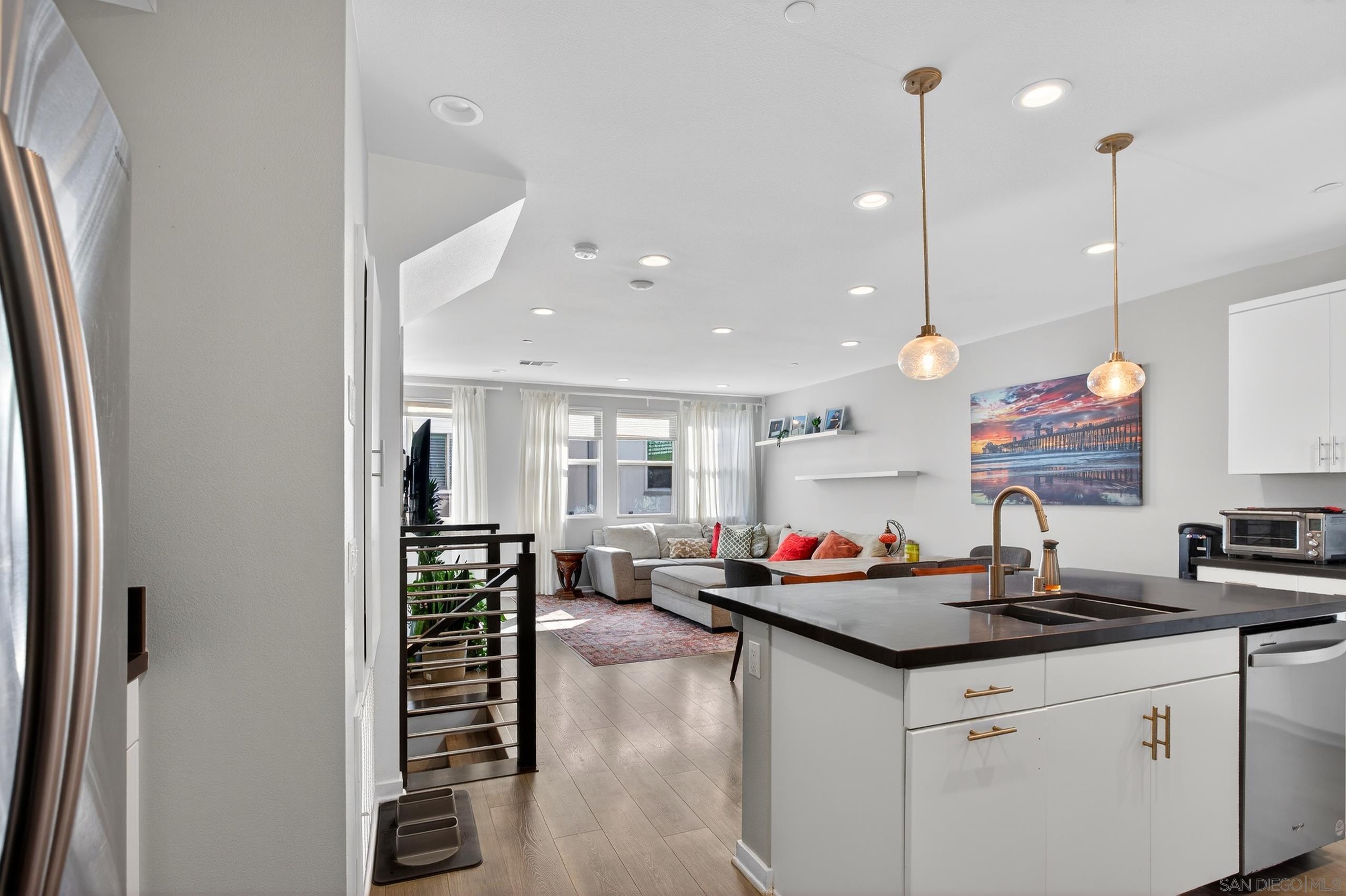 Detail Gallery Image 21 of 53 For 1566  Vista Del Mar  2, Oceanside,  CA 92054 - 3 Beds | 3/1 Baths