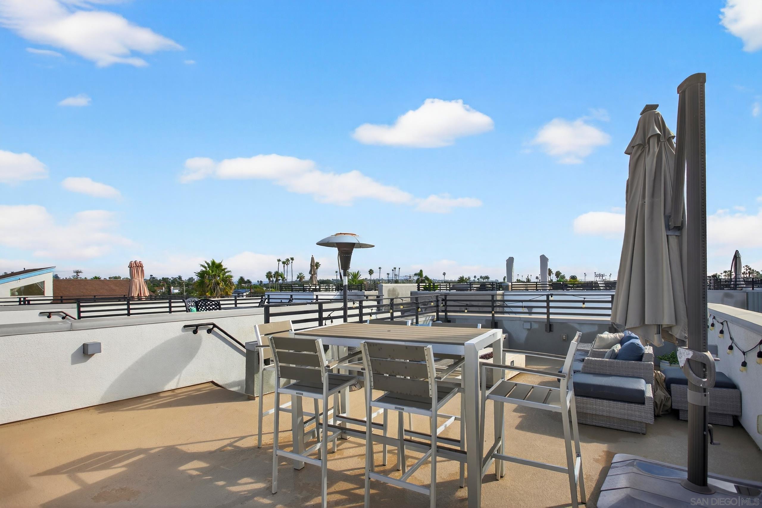 Detail Gallery Image 34 of 53 For 1566  Vista Del Mar  2, Oceanside,  CA 92054 - 3 Beds | 3/1 Baths