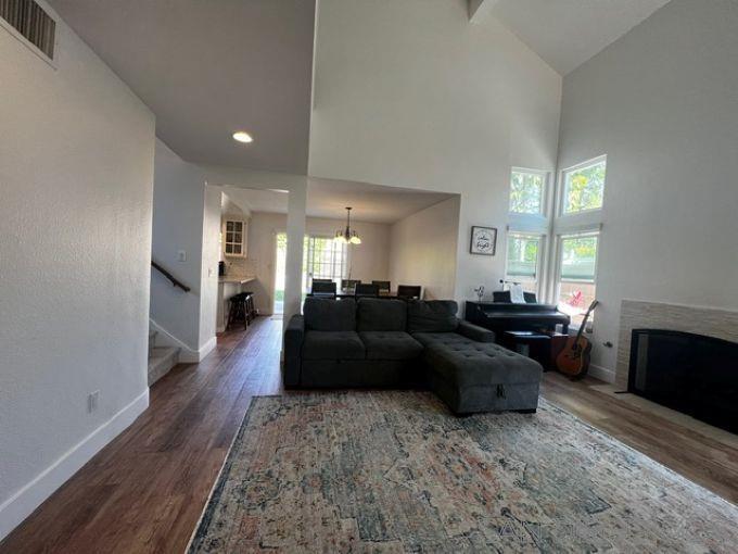 Detail Gallery Image 8 of 21 For 2626  Cove Ct, Vista,  CA 92081 - 3 Beds | 2/1 Baths