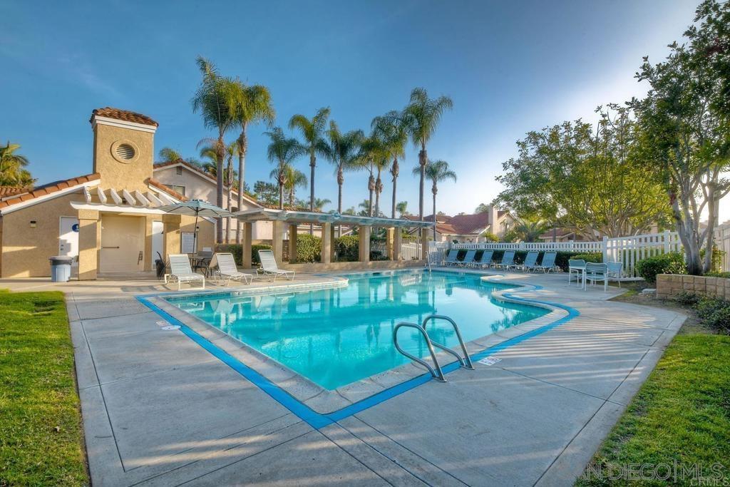 Detail Gallery Image 10 of 21 For 2626  Cove Ct, Vista,  CA 92081 - 3 Beds | 2/1 Baths