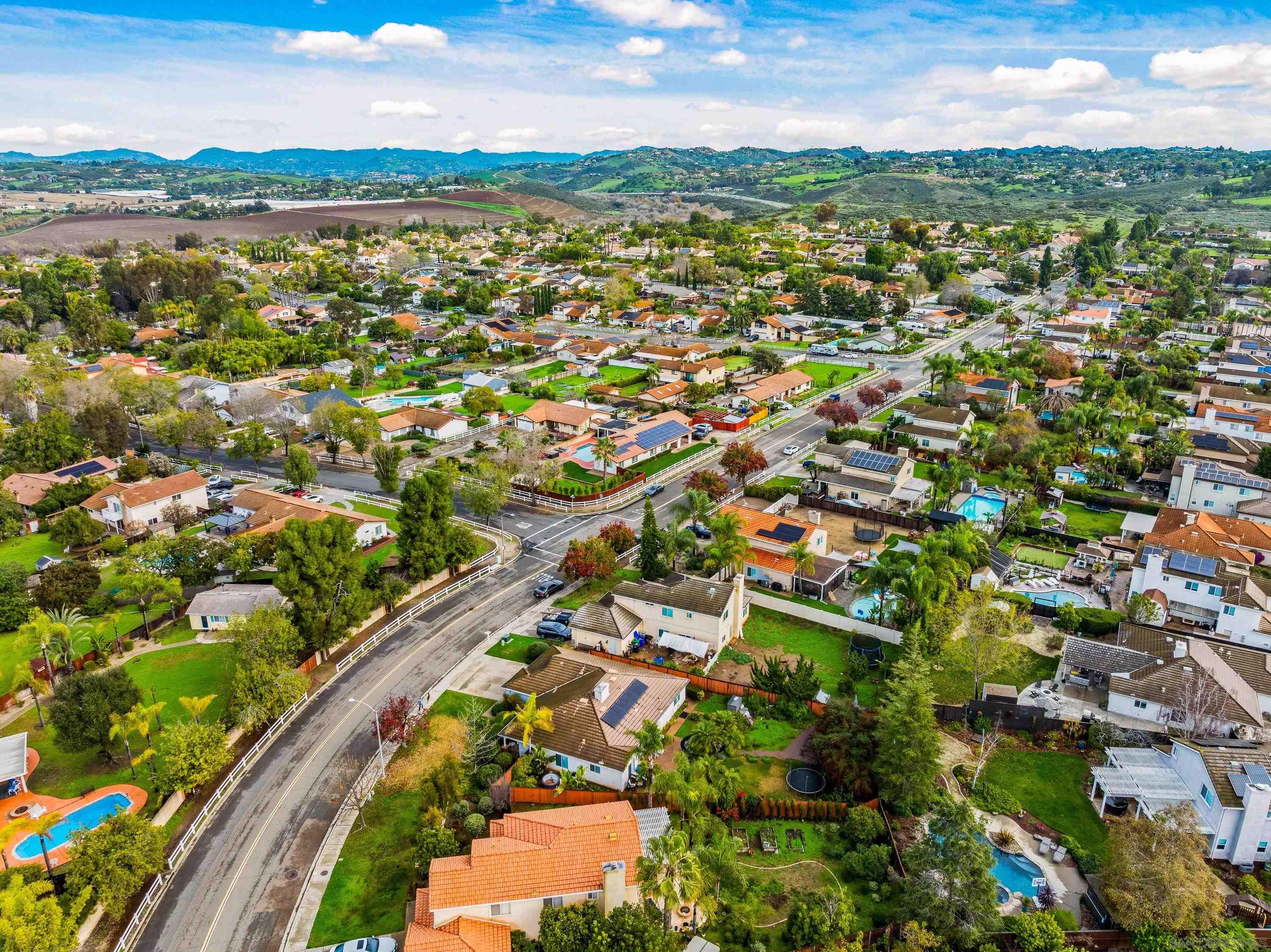 Detail Gallery Image 10 of 18 For 5761  Spur Ave, Oceanside,  CA 92057 - 4 Beds | 2 Baths