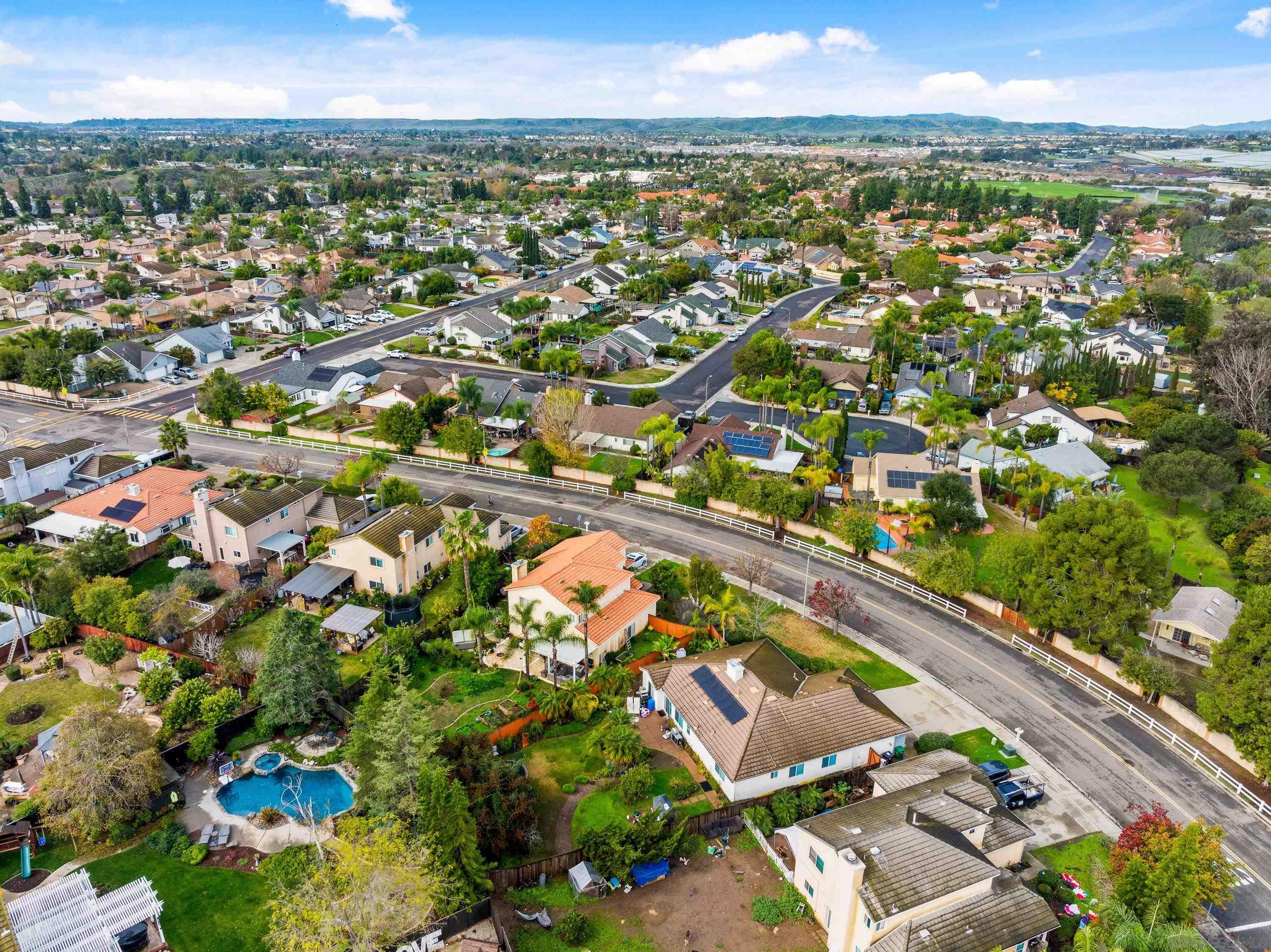 Detail Gallery Image 8 of 18 For 5761  Spur Ave, Oceanside,  CA 92057 - 4 Beds | 2 Baths