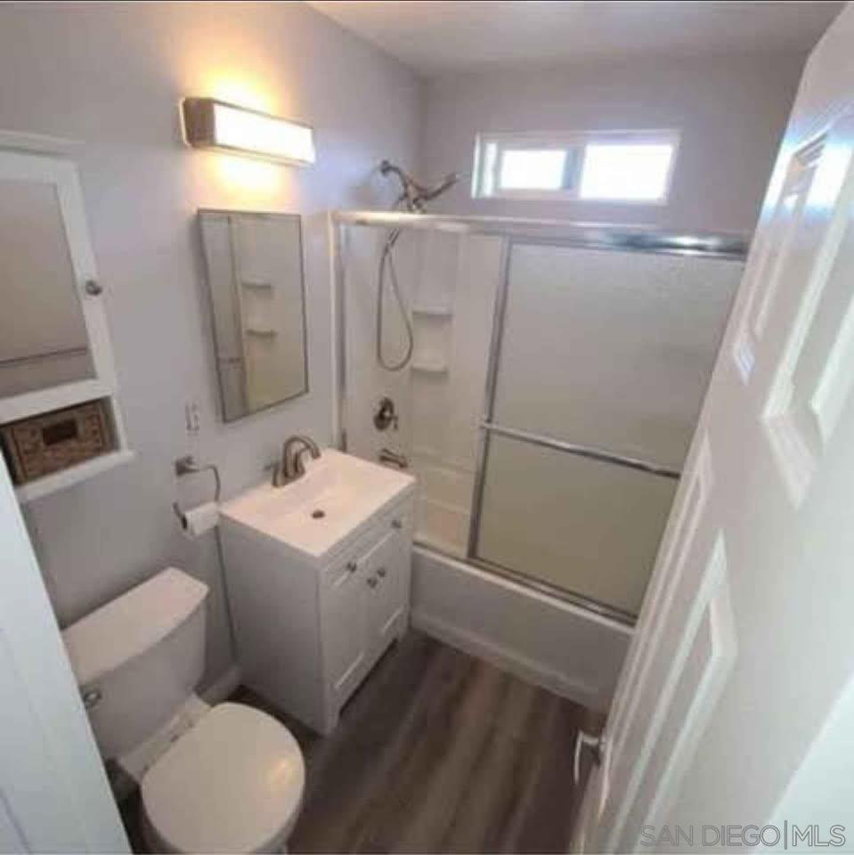 Detail Gallery Image 13 of 26 For 3934  Marine View Ave  3934 1/2, San Diego,  CA 92113 - 3 Beds | 1 Baths