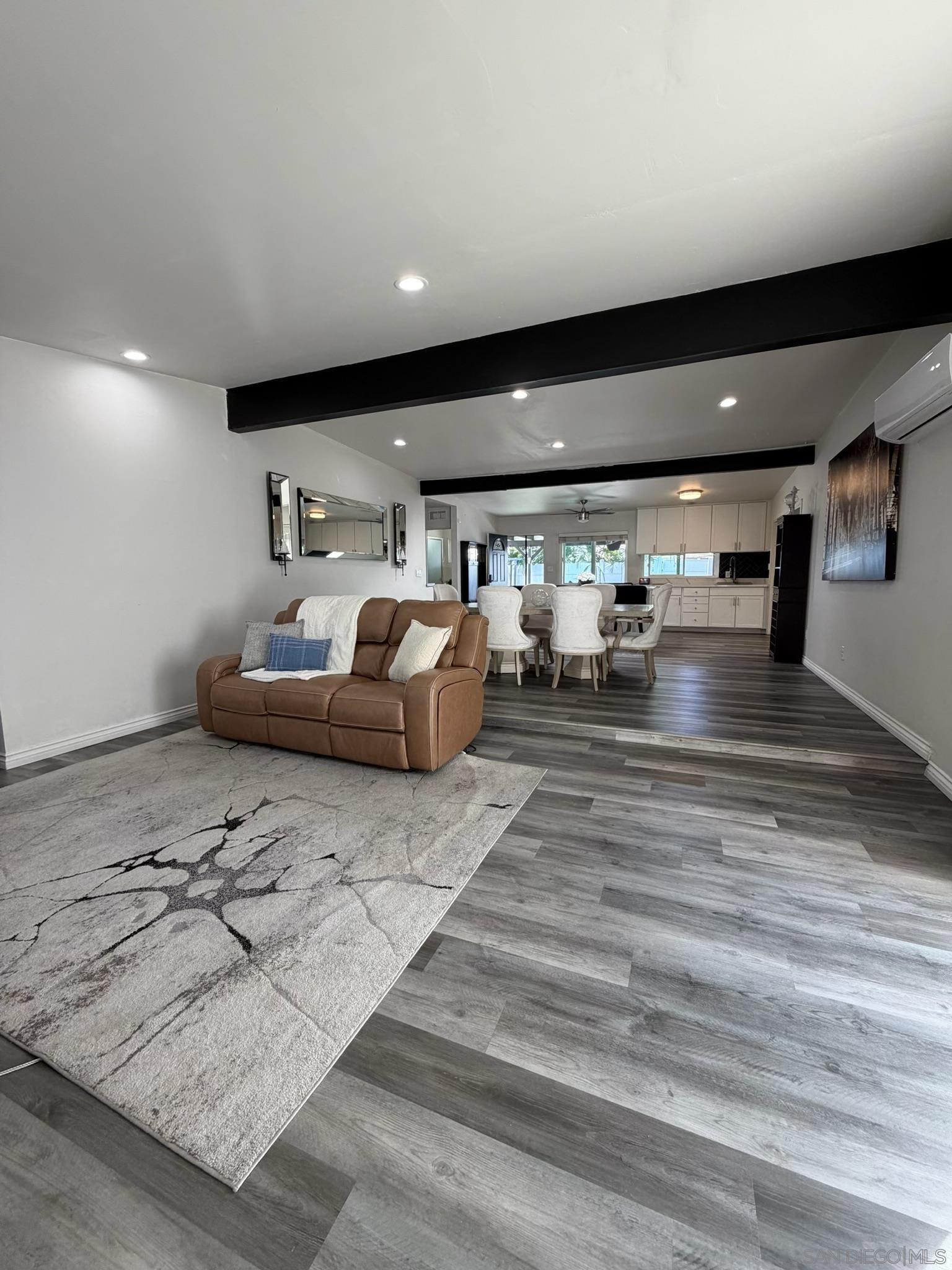 Detail Gallery Image 10 of 14 For 81 E Fortuna, Chula Vista,  CA 91911 - 4 Beds | 2 Baths