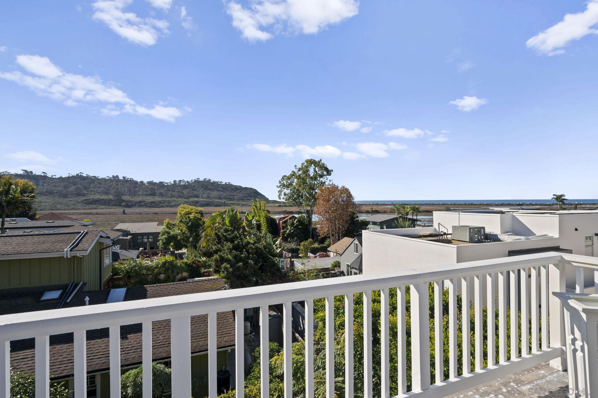 Detail Gallery Image 33 of 38 For 12740  via Felino, Del Mar,  CA 92014 - 3 Beds | 3/1 Baths