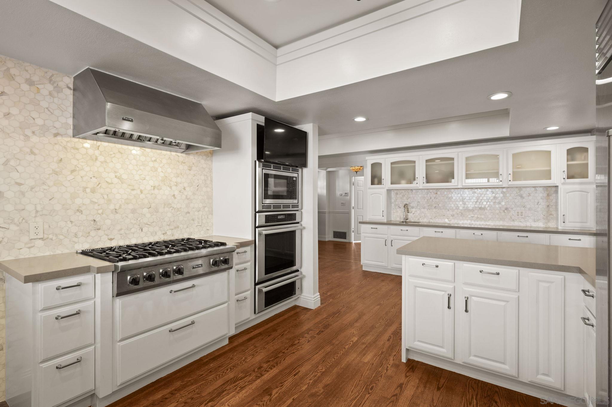 Detail Gallery Image 10 of 38 For 12740  via Felino, Del Mar,  CA 92014 - 3 Beds | 3/1 Baths