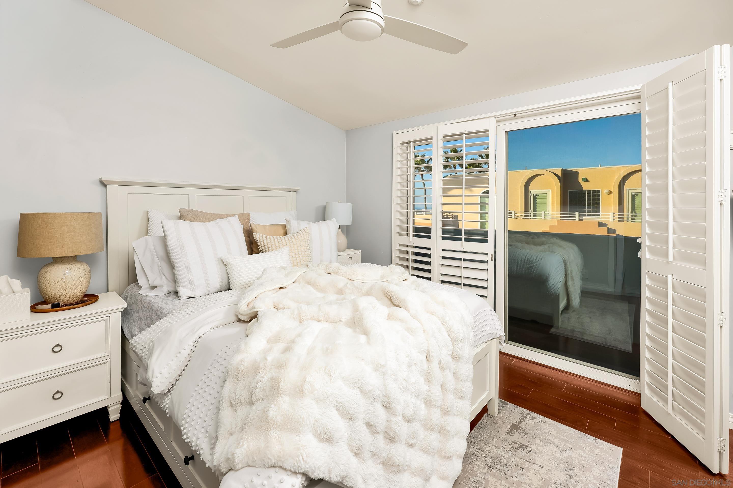 Detail Gallery Image 18 of 33 For 2949  Ocean Front Walk, San Diego,  CA 92109 - 3 Beds | 3 Baths