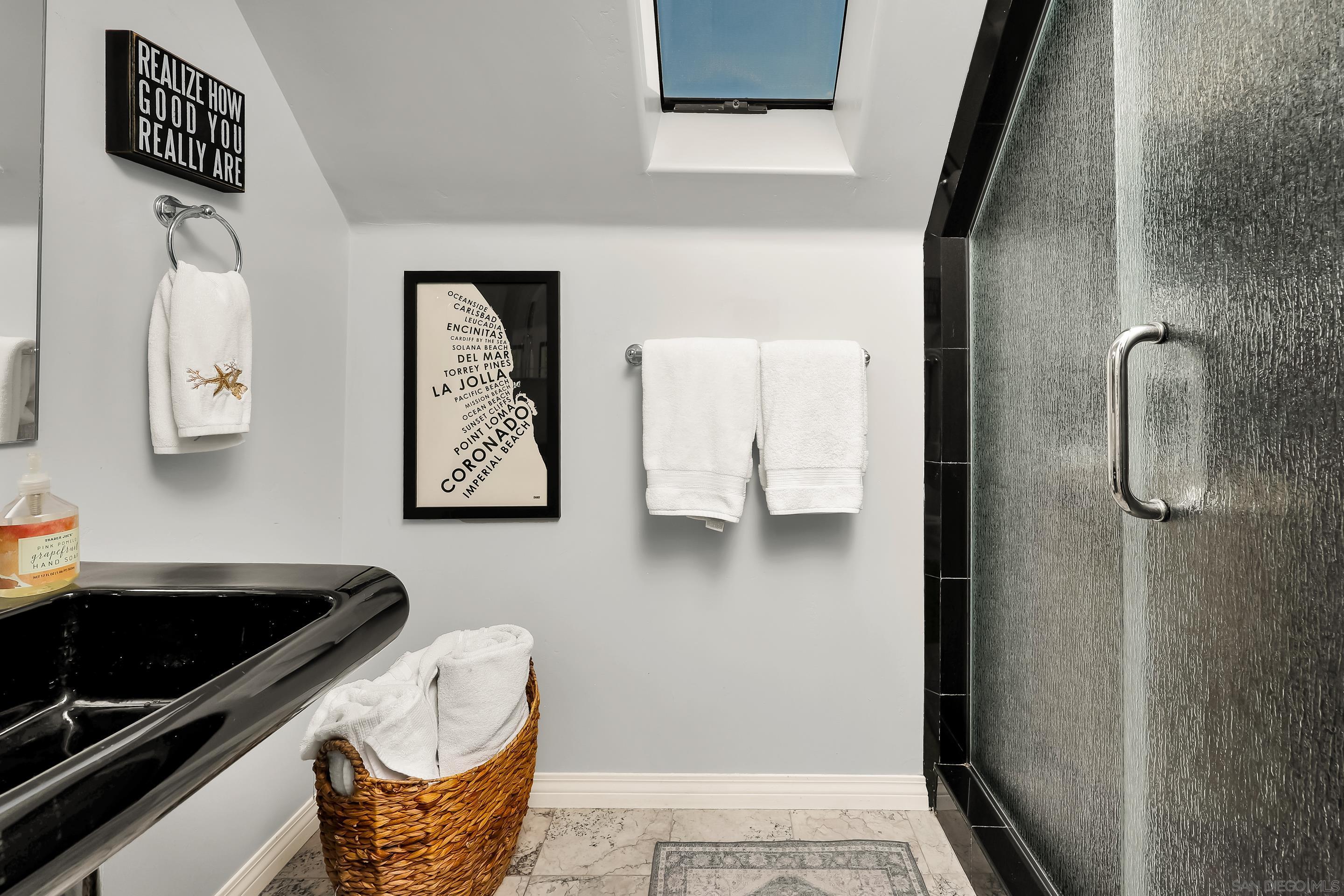 Detail Gallery Image 21 of 33 For 2949  Ocean Front Walk, San Diego,  CA 92109 - 3 Beds | 3 Baths