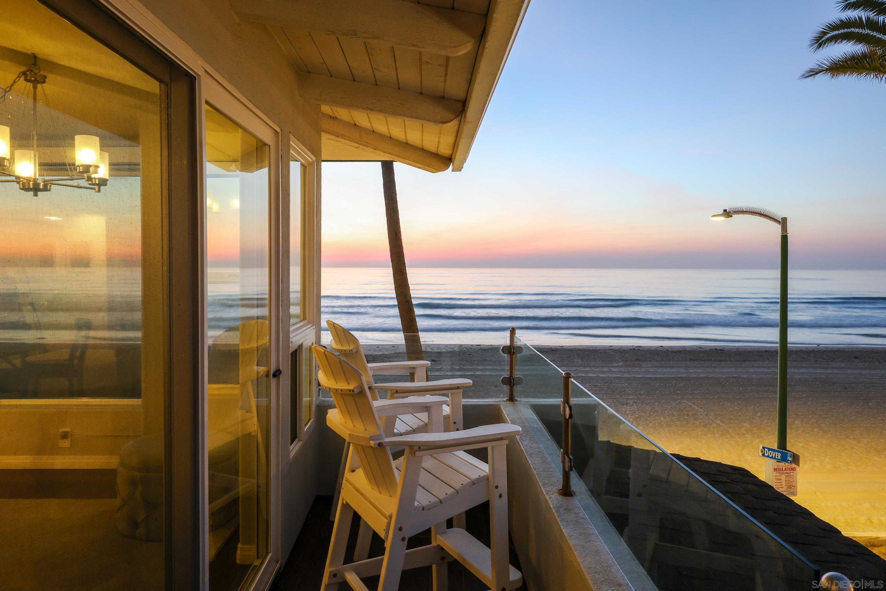 Detail Gallery Image 14 of 34 For 2949  Ocean Front Walk, San Diego,  CA 92109 - 3 Beds | 3 Baths