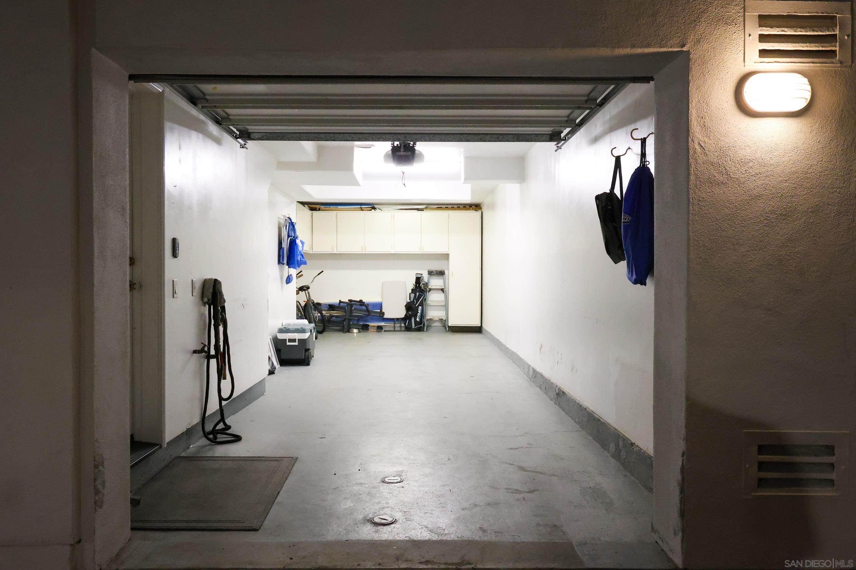 Detail Gallery Image 31 of 34 For 2949  Ocean Front Walk, San Diego,  CA 92109 - 3 Beds | 3 Baths