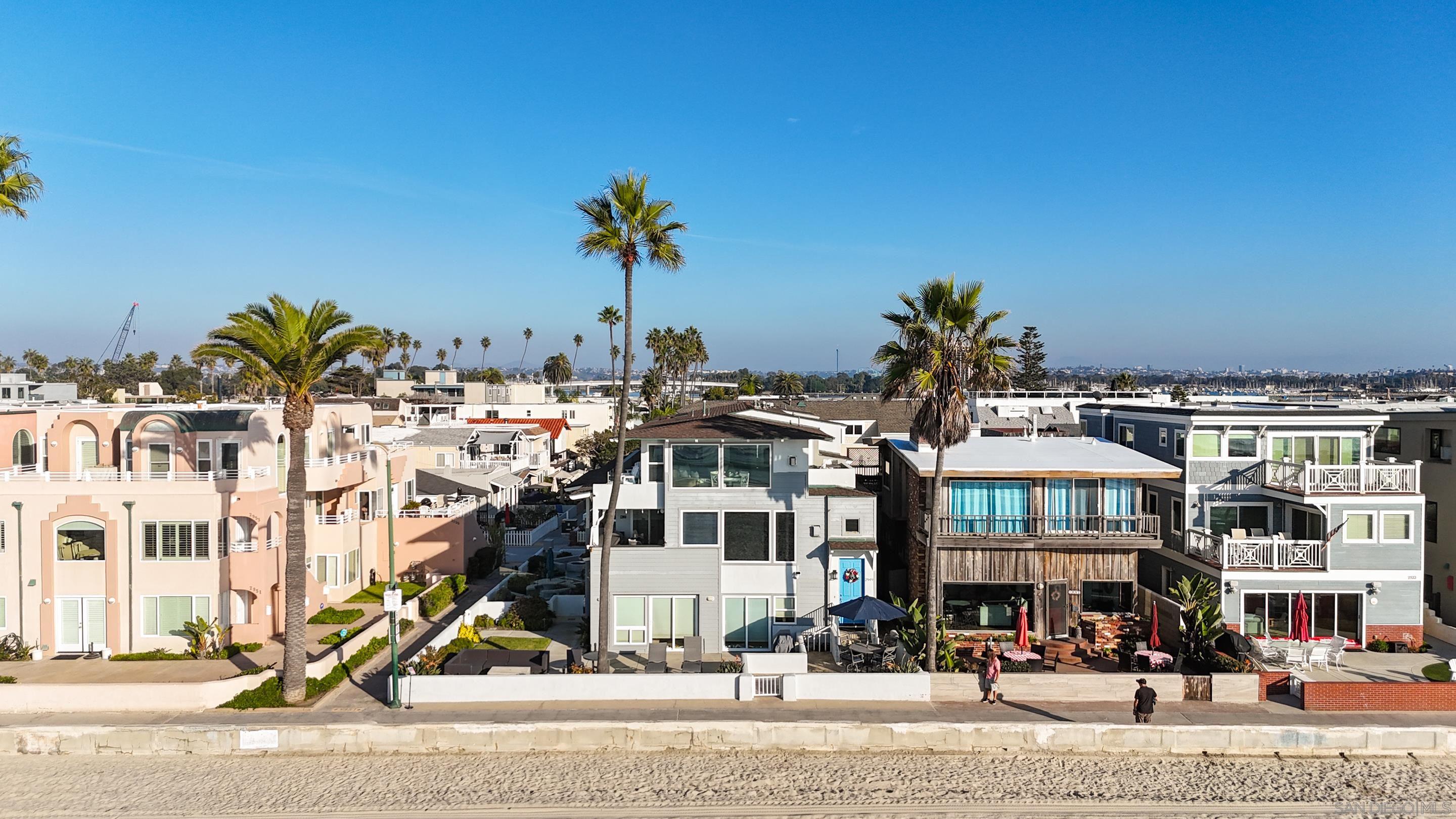 Detail Gallery Image 32 of 34 For 2949  Ocean Front Walk, San Diego,  CA 92109 - 3 Beds | 3 Baths